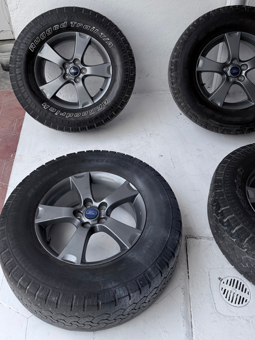 4 Rines con llantas 17” Ford Ranger y Explorer – 5×114