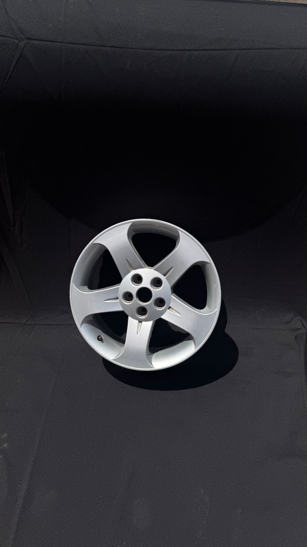 1 Rin 18” Nissan Rogue / Murano Original 5-114