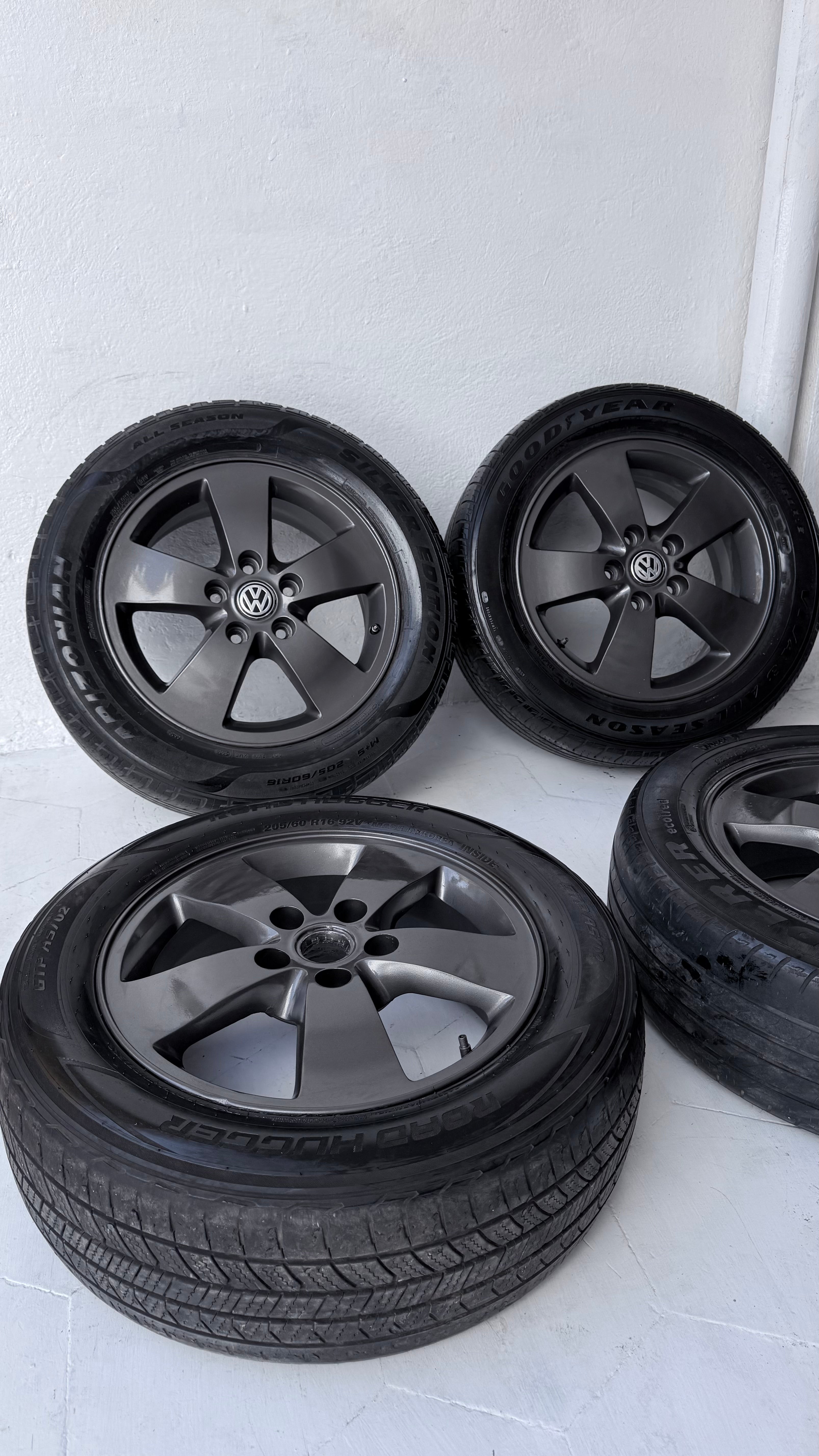 4 Rines con llantas 16” Volkswagen Jetta MK6, Bora y Passat – 5×112