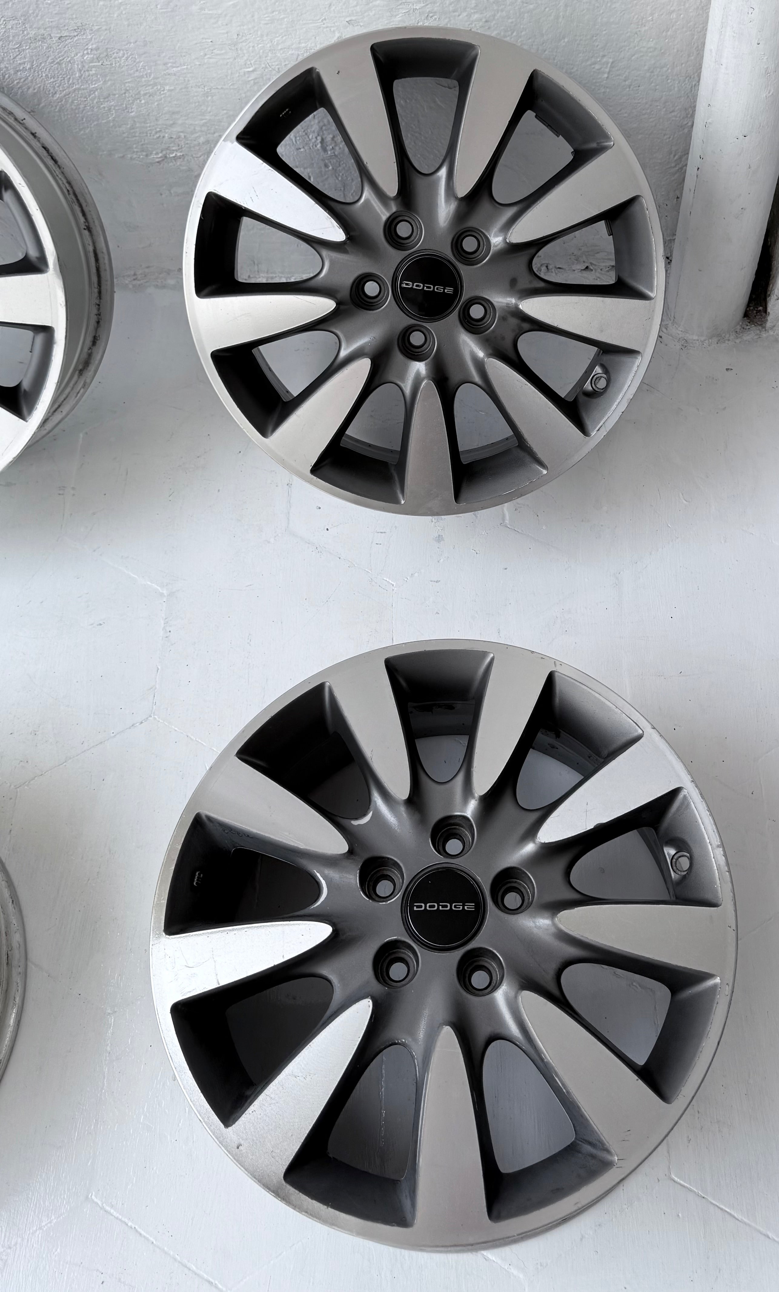 4 Rines 17” Dodge Voyager, Caravan, Nitro, Avenger y 300C – 5×114