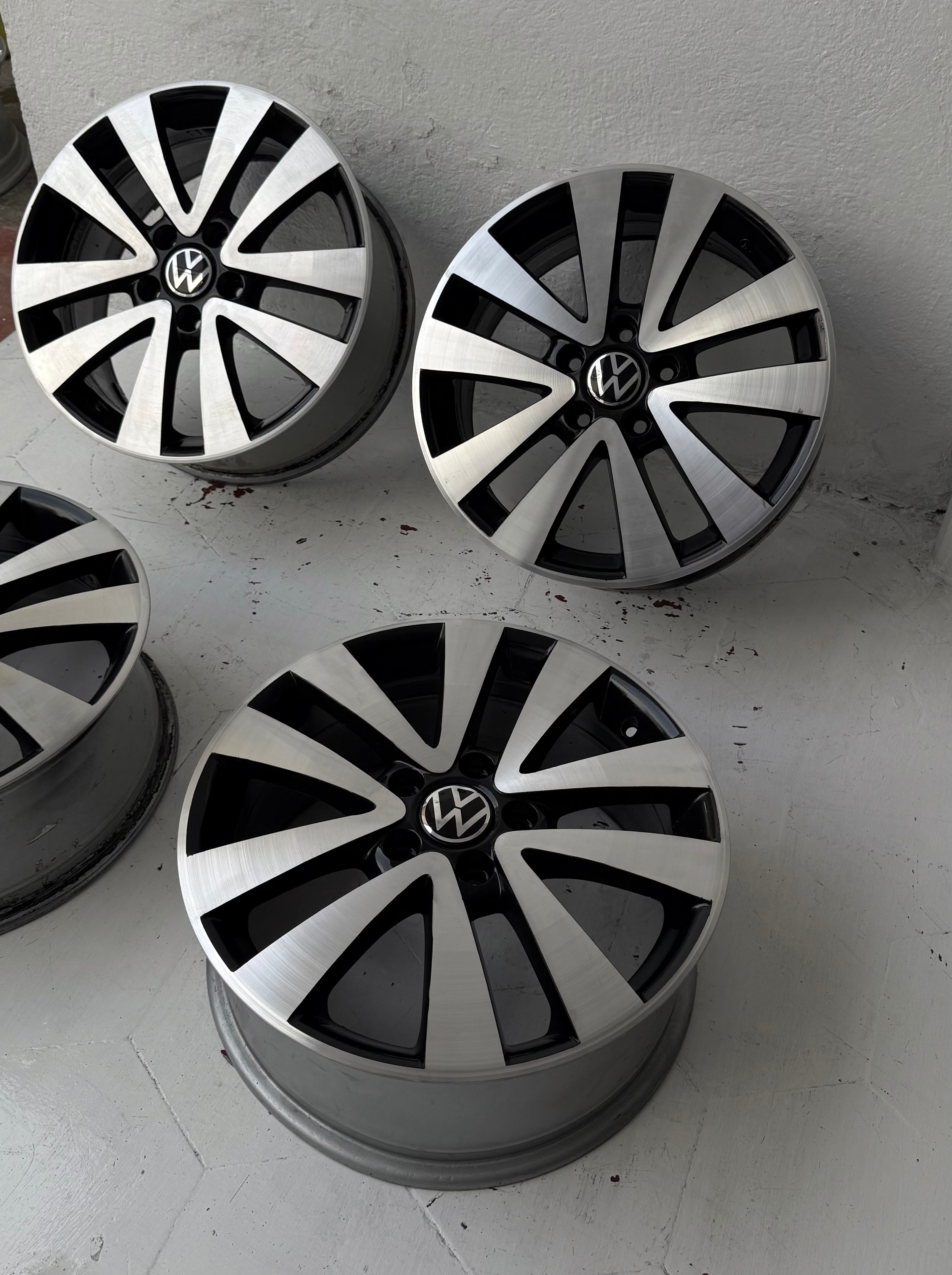 4 Rines 17” Volkswagen Golf / Jetta – 5×112