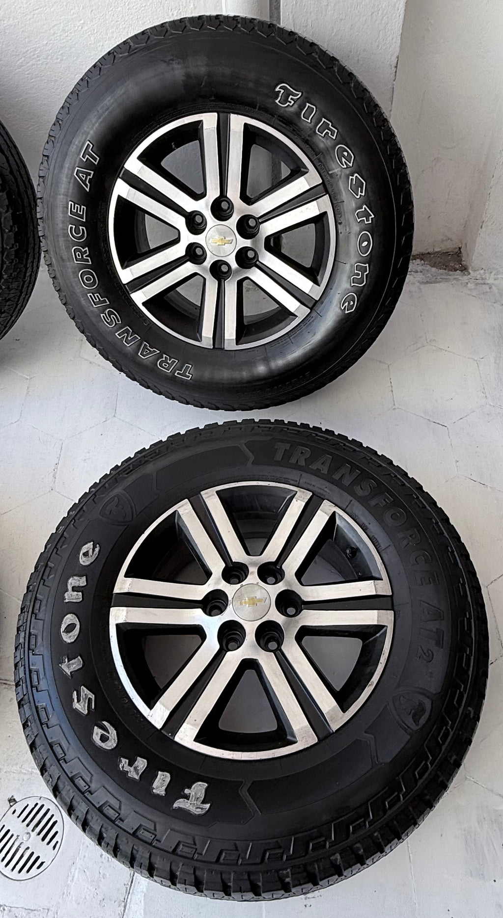 4 Rines con llantas 18” Chevrolet Silverado, Cheyenne, Suburban y Express Van – 6×139