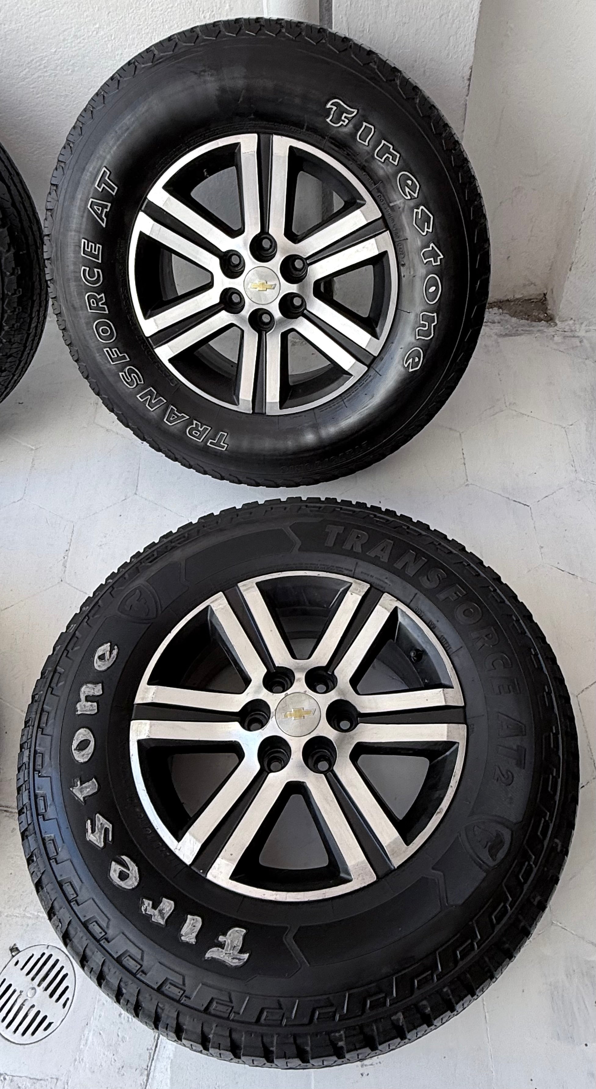 4 Rines con llantas 18” Chevrolet Silverado, Cheyenne, Suburban y Express Van – 6×139