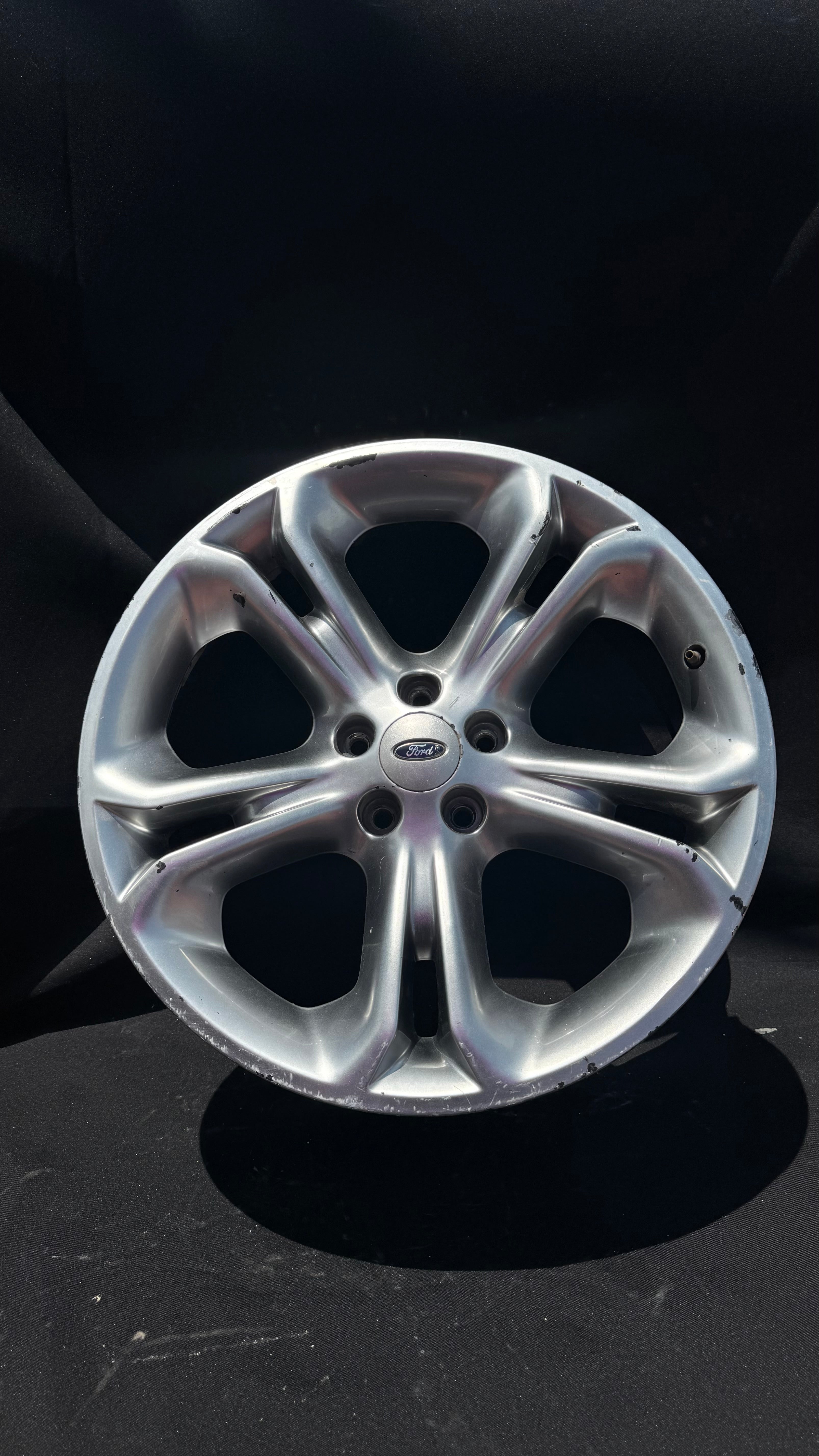 1 Rin 20” Ford Expedition y Explorer – 5×114