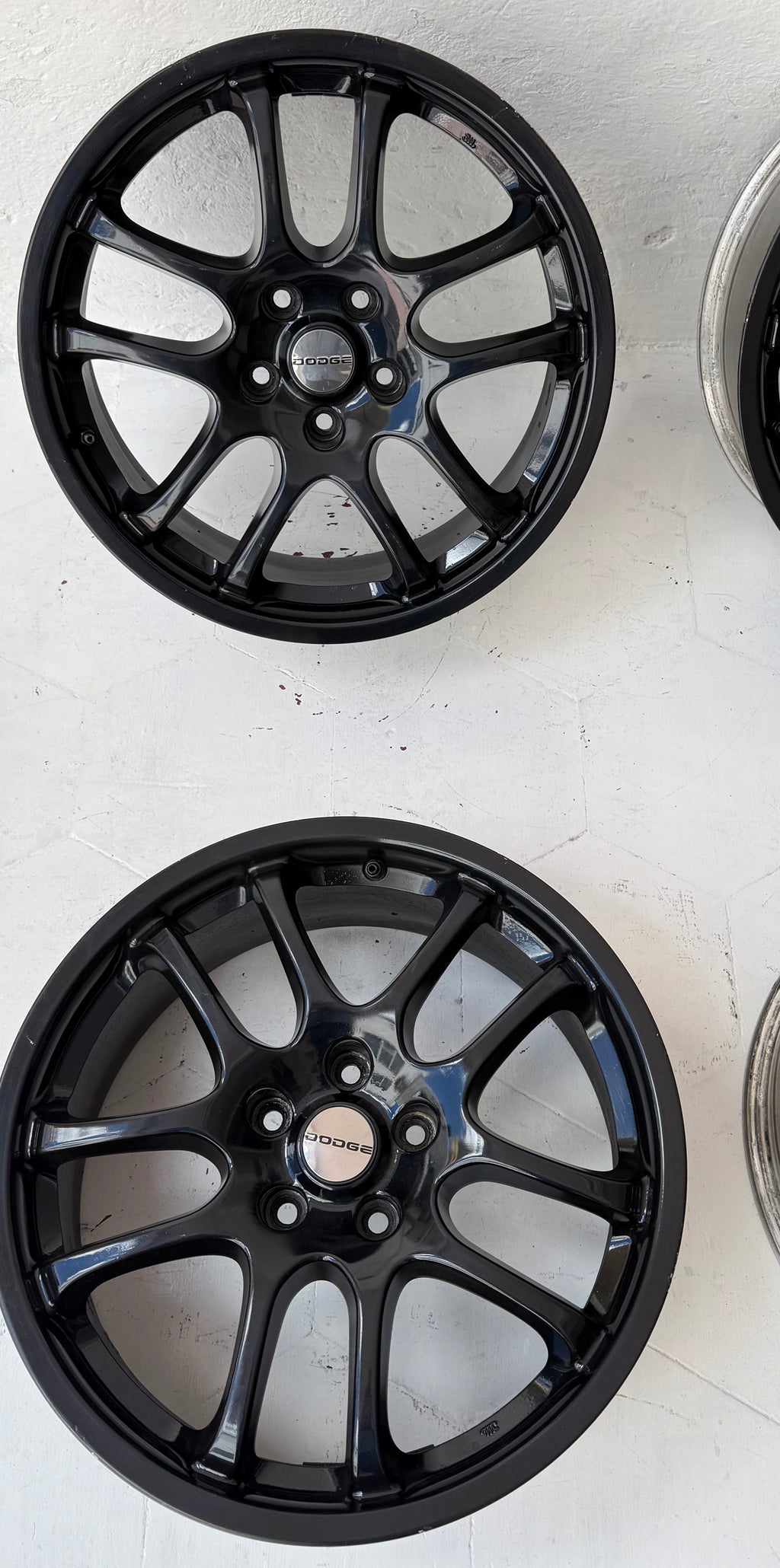 4 Rines 18” Dodge 300C, Avenger, Jeep Liberty, Compass, Nitro y Patriot – 5×114