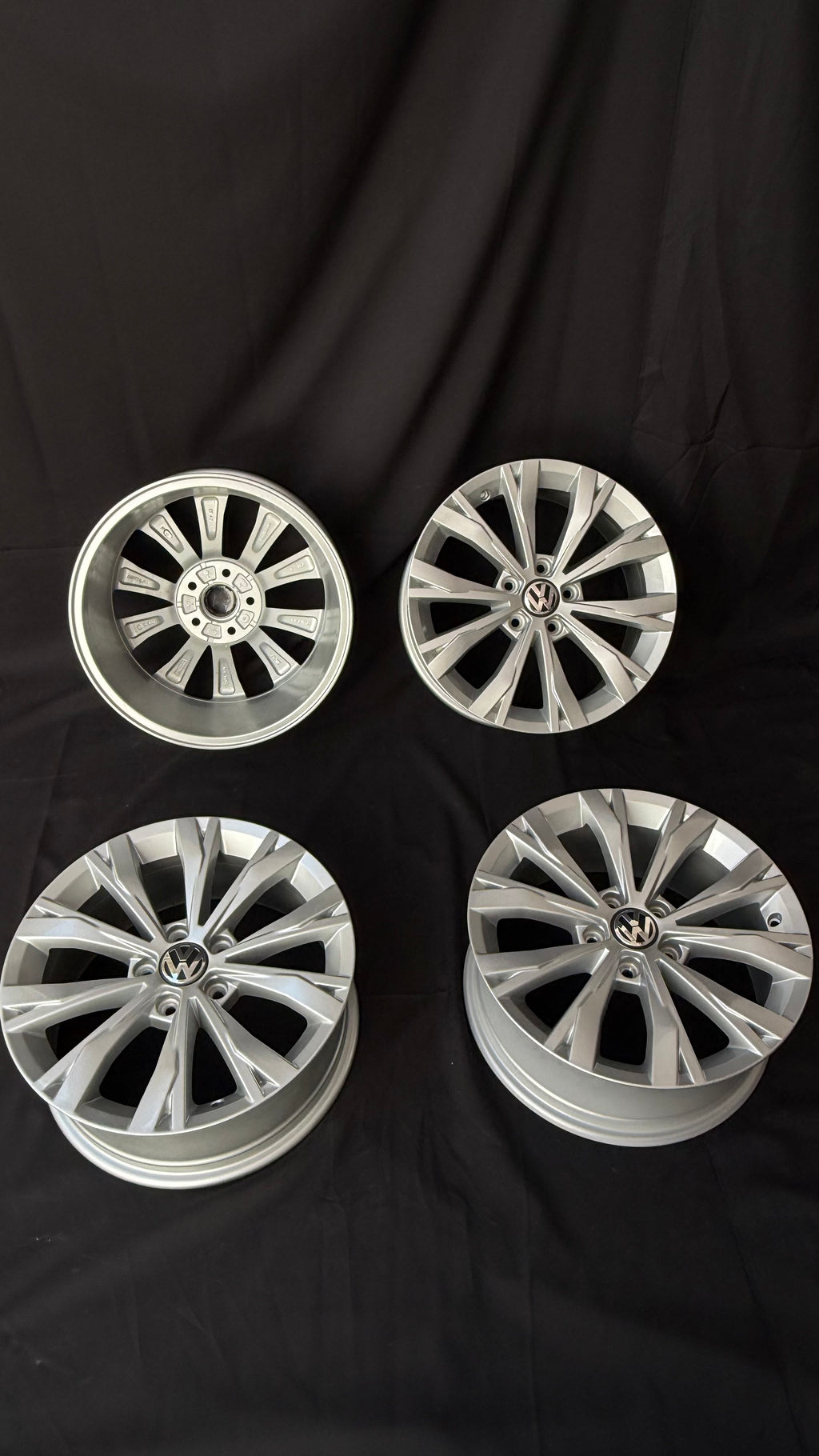 4 Rines 17” Volkswagen Tiguan Taos Golf Jetta MK6 MK7 Originales Seminuevos 5x112