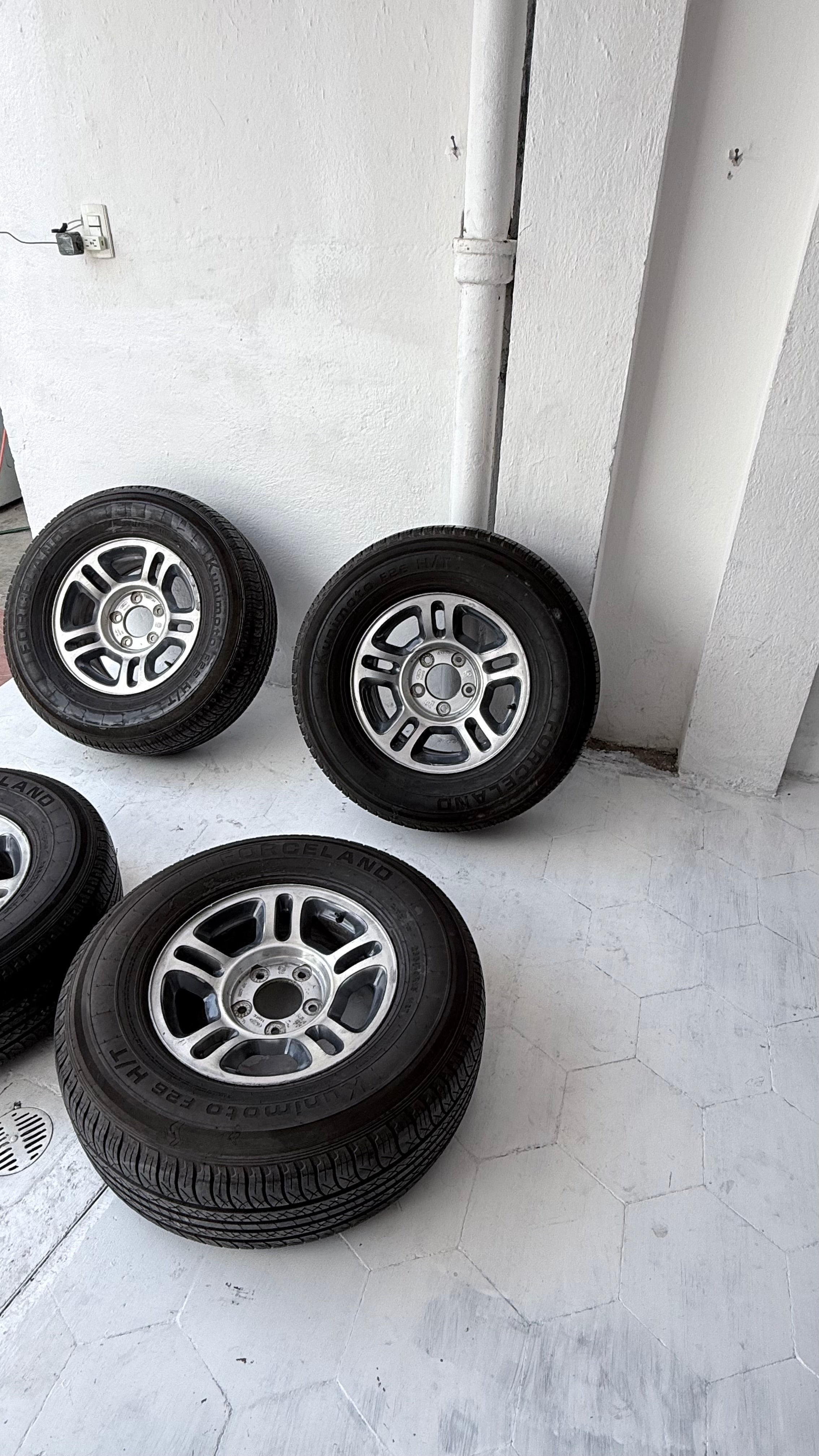 4 Rines con llantas 16” Ford F-150 – 5×135