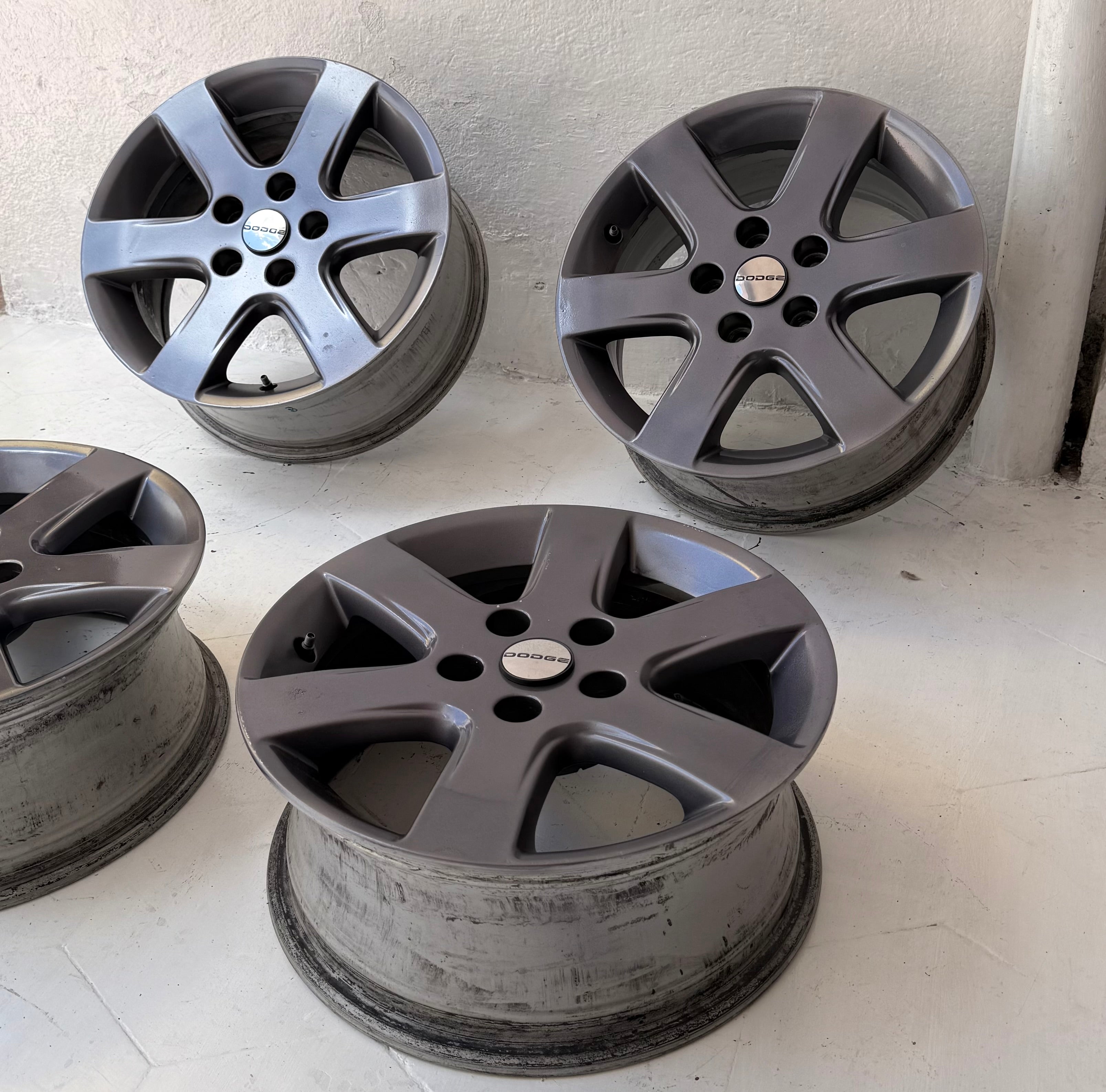 4 Rines 16” Dodge Jeep Liberty Compass Patriot Nitro Voyager Caravan Avenger 5x114 Originales