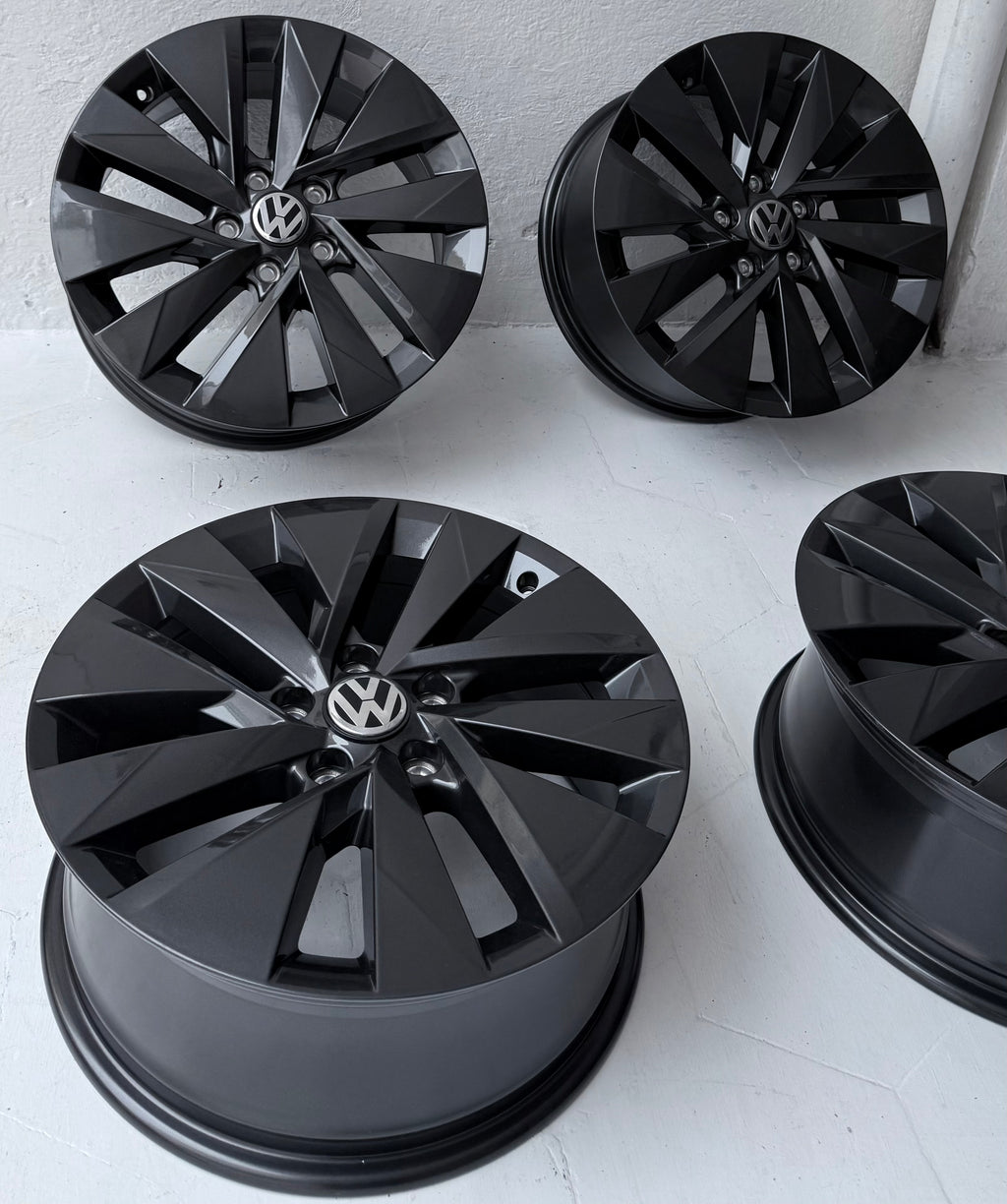4 Rines 17” Volkswagen Taos, Tiguan, Golf, Jetta, Bora, Passat y New Beetle – 5×112
