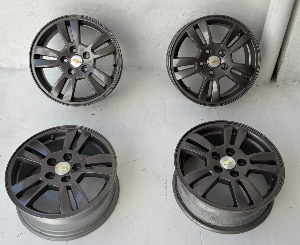 4 Rines 15” Chevrolet Cavalier Sonic Trax Onix Seminuevos Originales 5x105