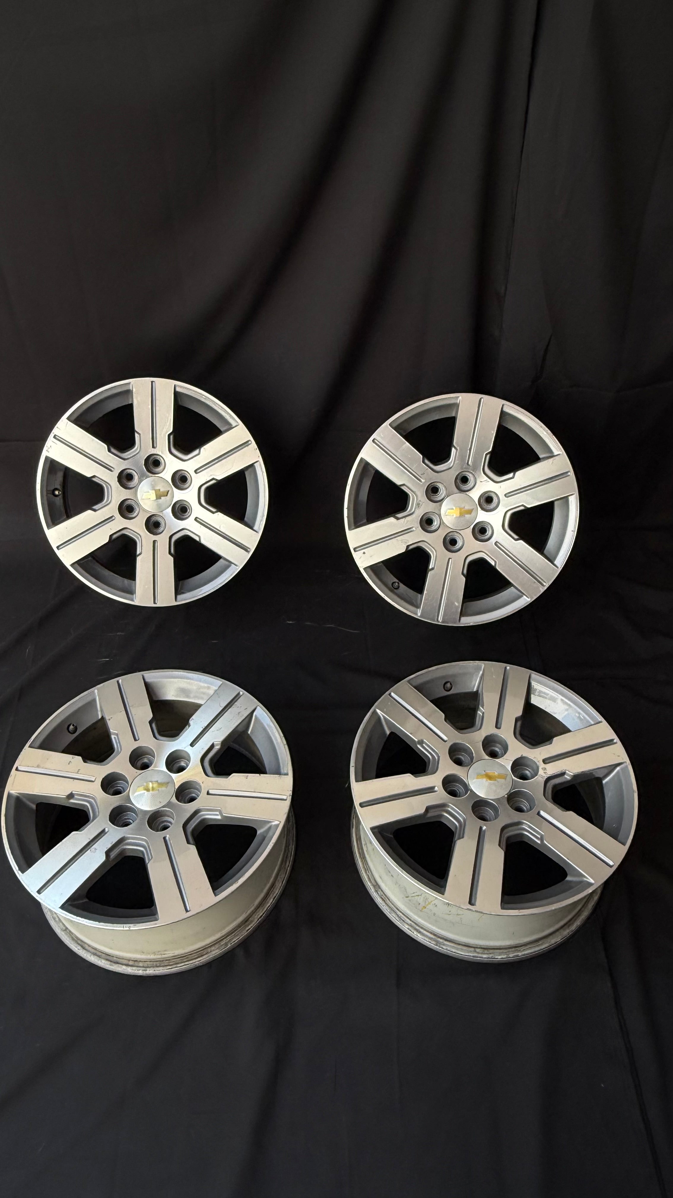4 Rines 18” Chevrolet Silverado / GMC Suburban / Cheyenne / Express Van Originales