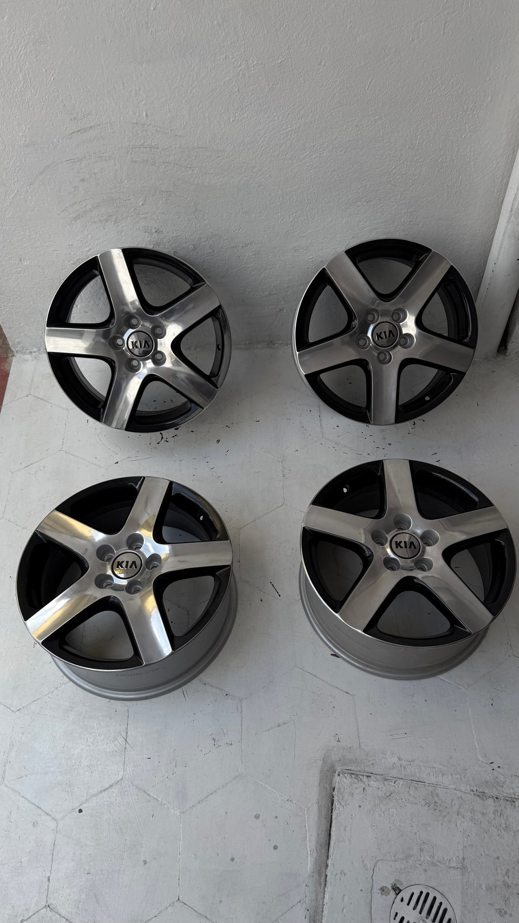 4 Rines 17” Ronal para Kia Forte, Sportage y Optima – 5×114