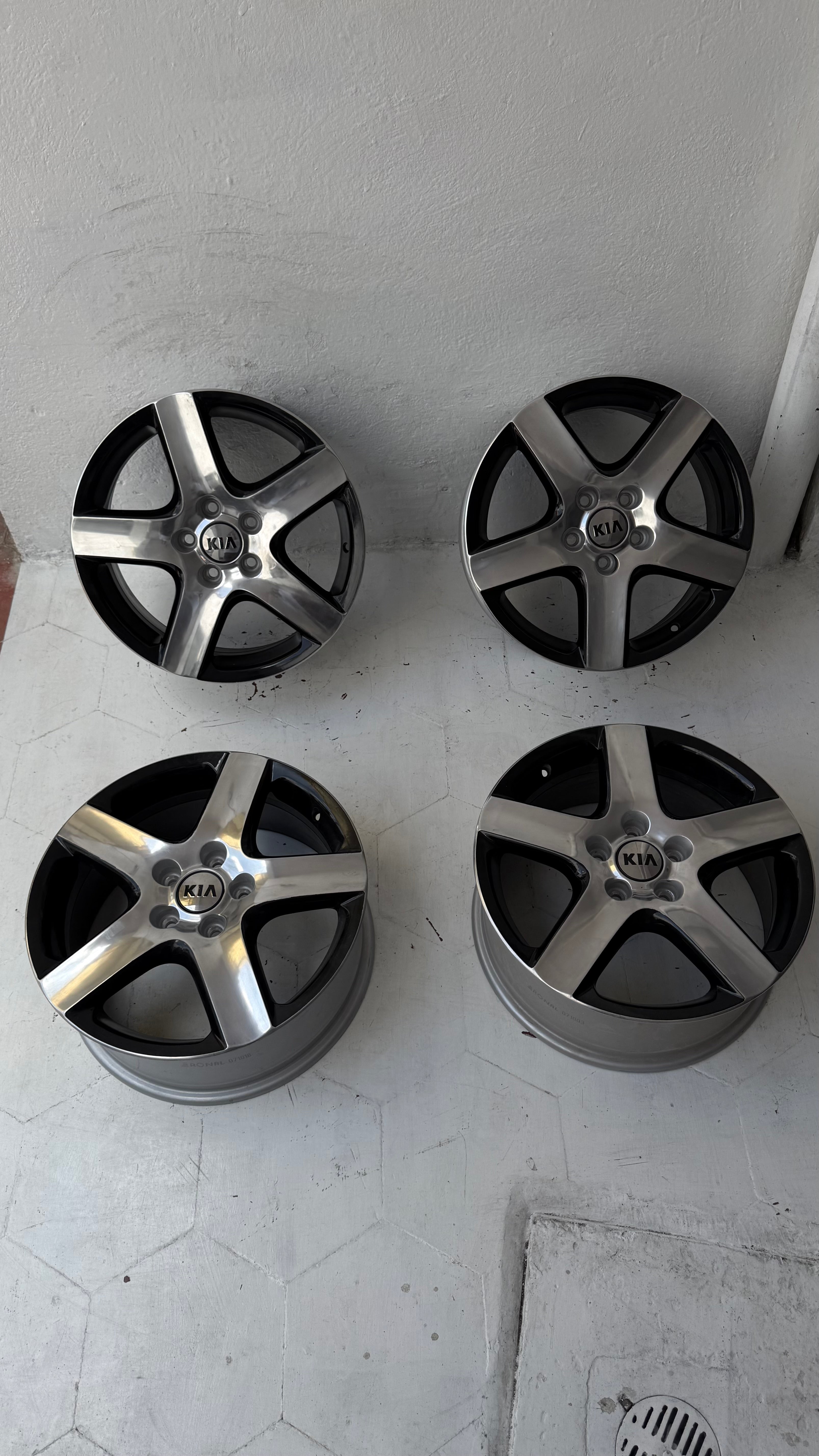 4 Rines 17” Ronal para Kia Forte, Sportage y Optima – 5×114