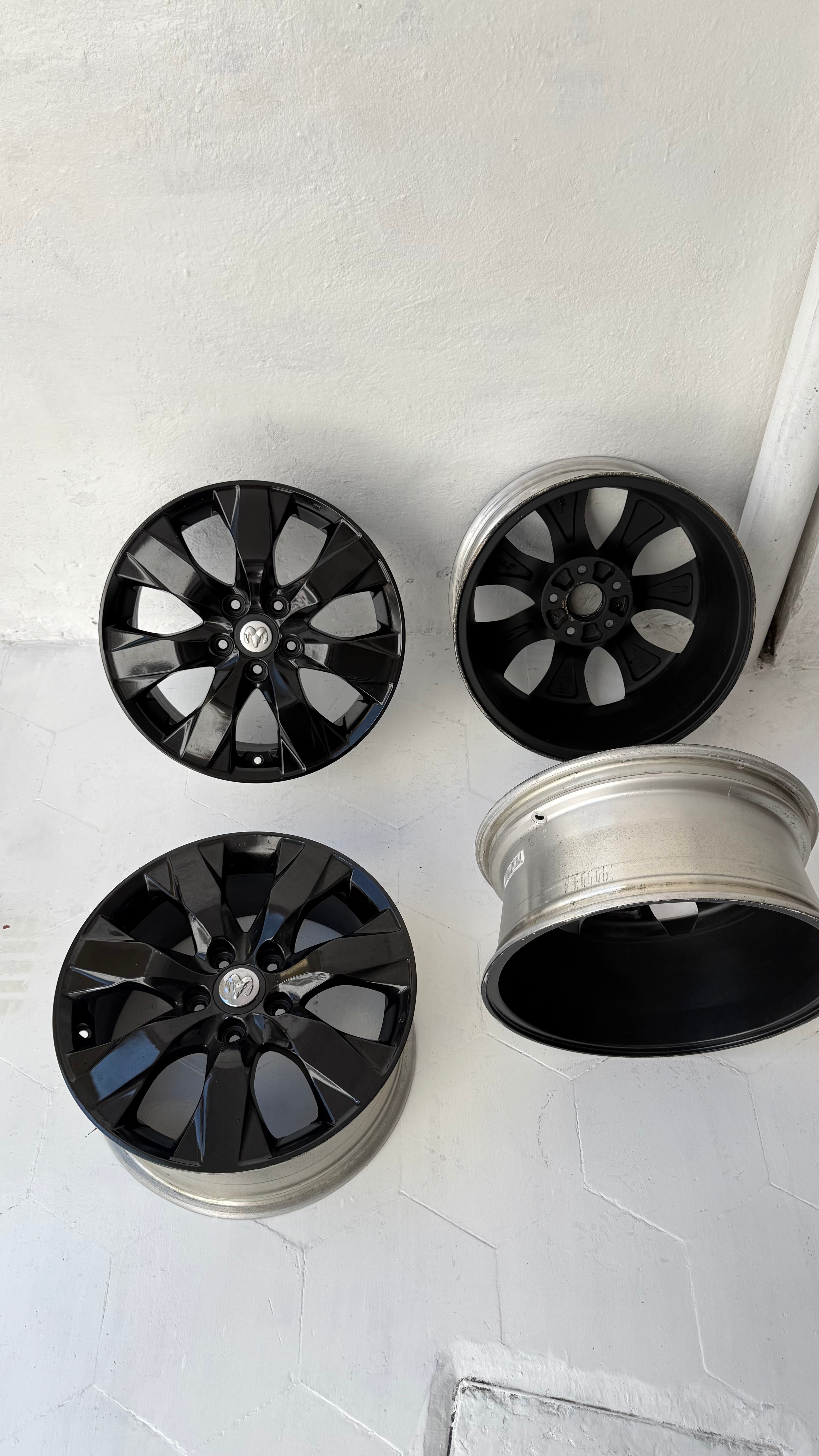 4 Rines 17” Jeep Liberty, Compass, Patriot, Nitro y Dodge Originales 5x114
