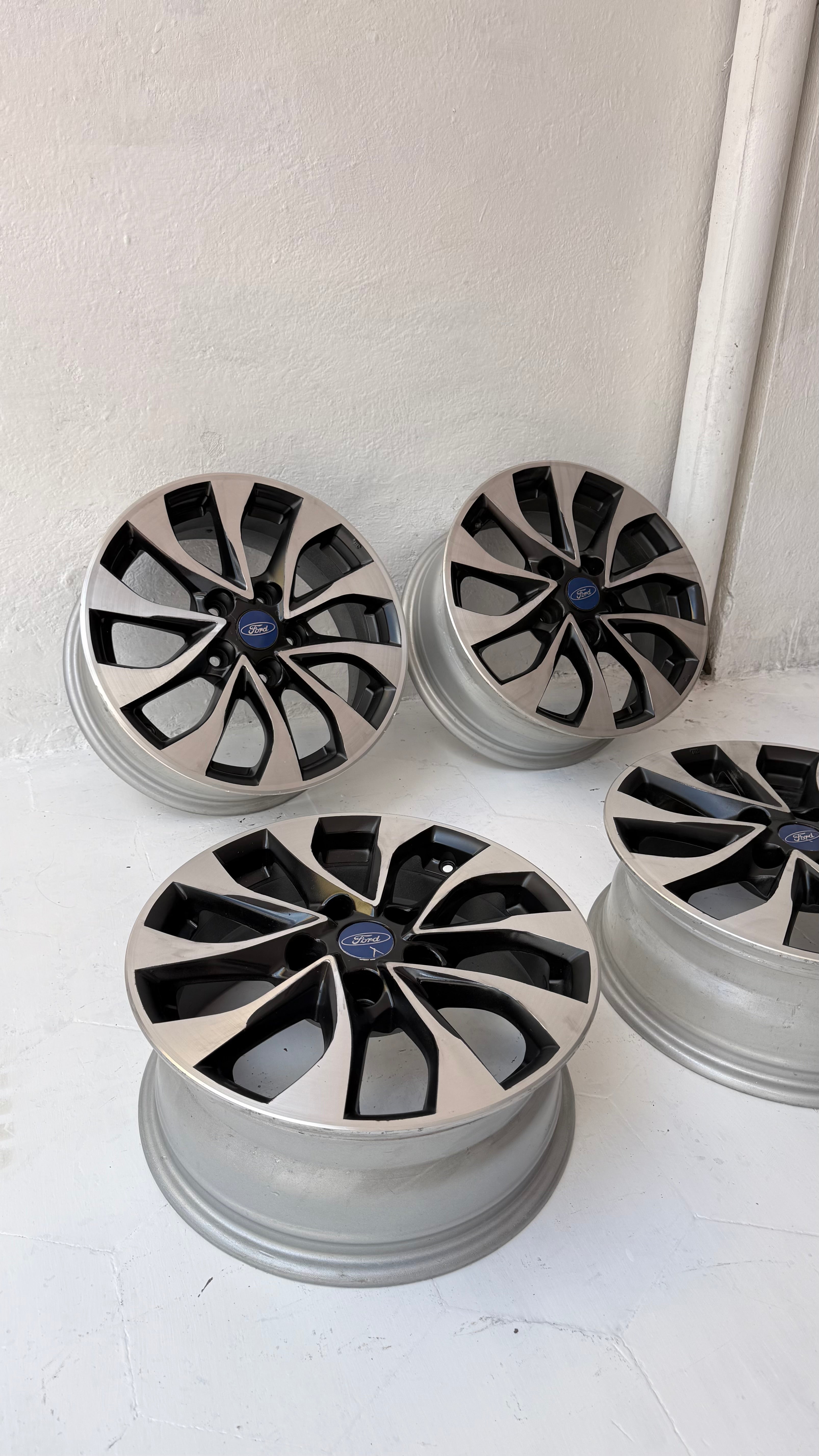 4 Rines 16” Ford Mustang, Ranger y Explorer Originales Seminuevos 5x114
