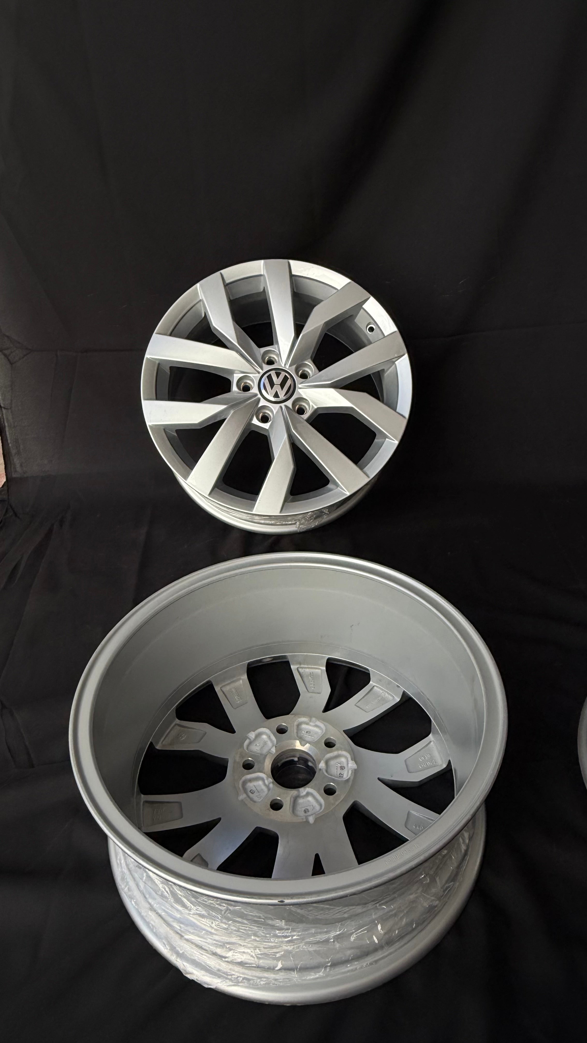 4 Rines 17” Volkswagen Golf TSI Jetta A7 A6 Originales Nuevos