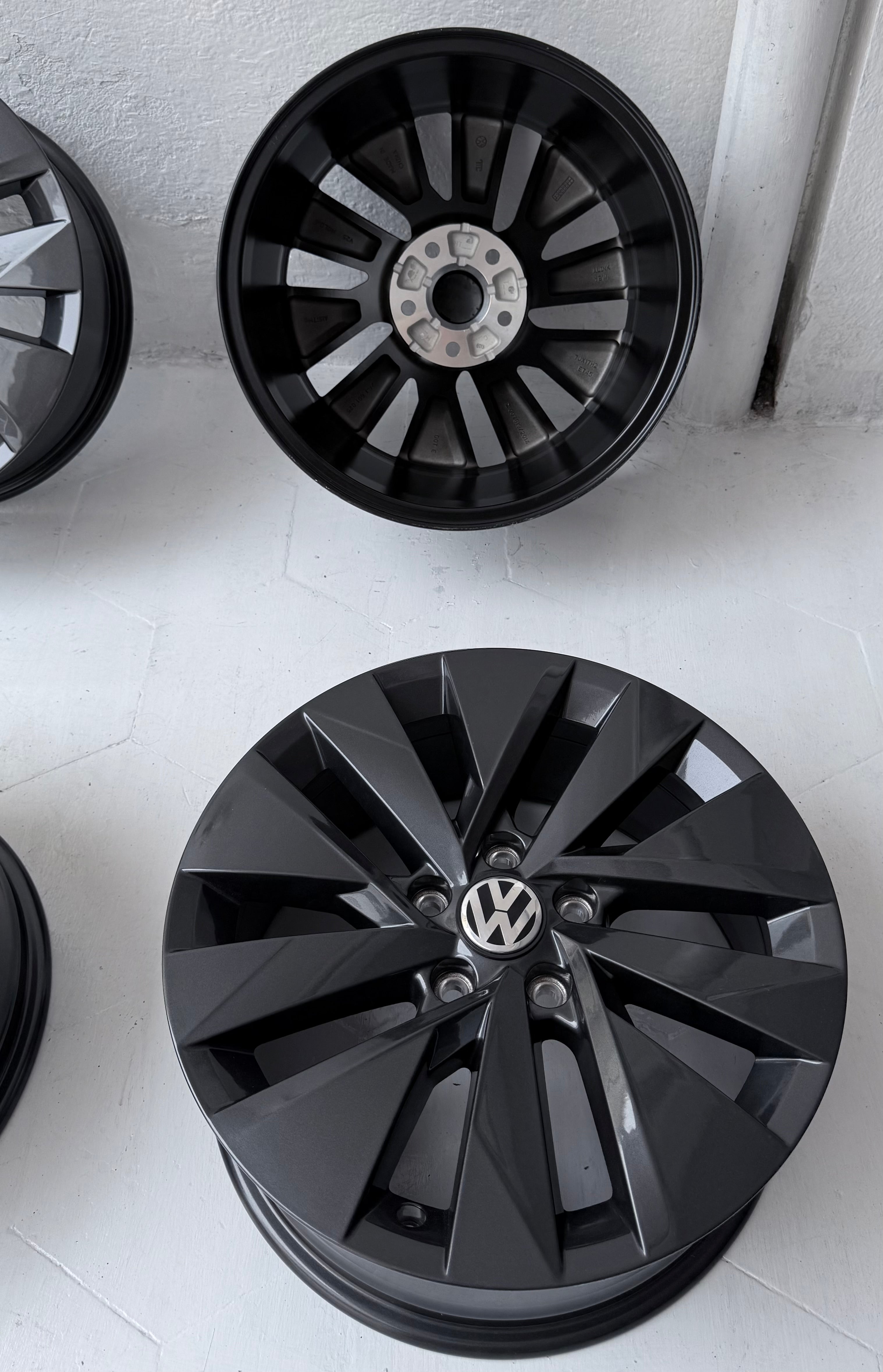 4 Rines 17” Volkswagen Taos, Tiguan, Golf, Jetta, Bora, Passat y New Beetle – 5×112