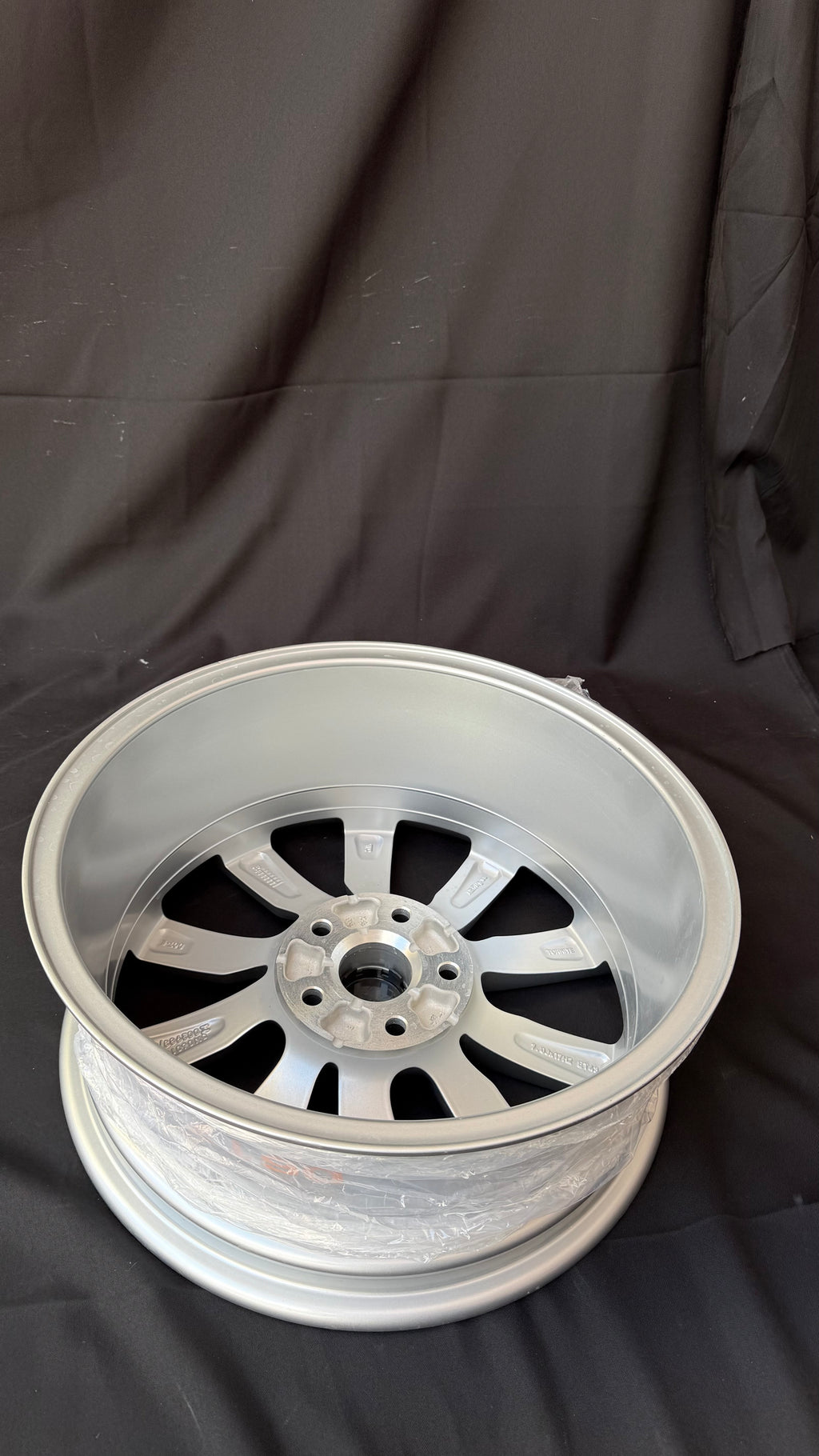 1 Rin 17” Volkswagen Tiguan Taos Golf Jetta MK6 MK7 Passat New Beetle Original Nuevo 5x112