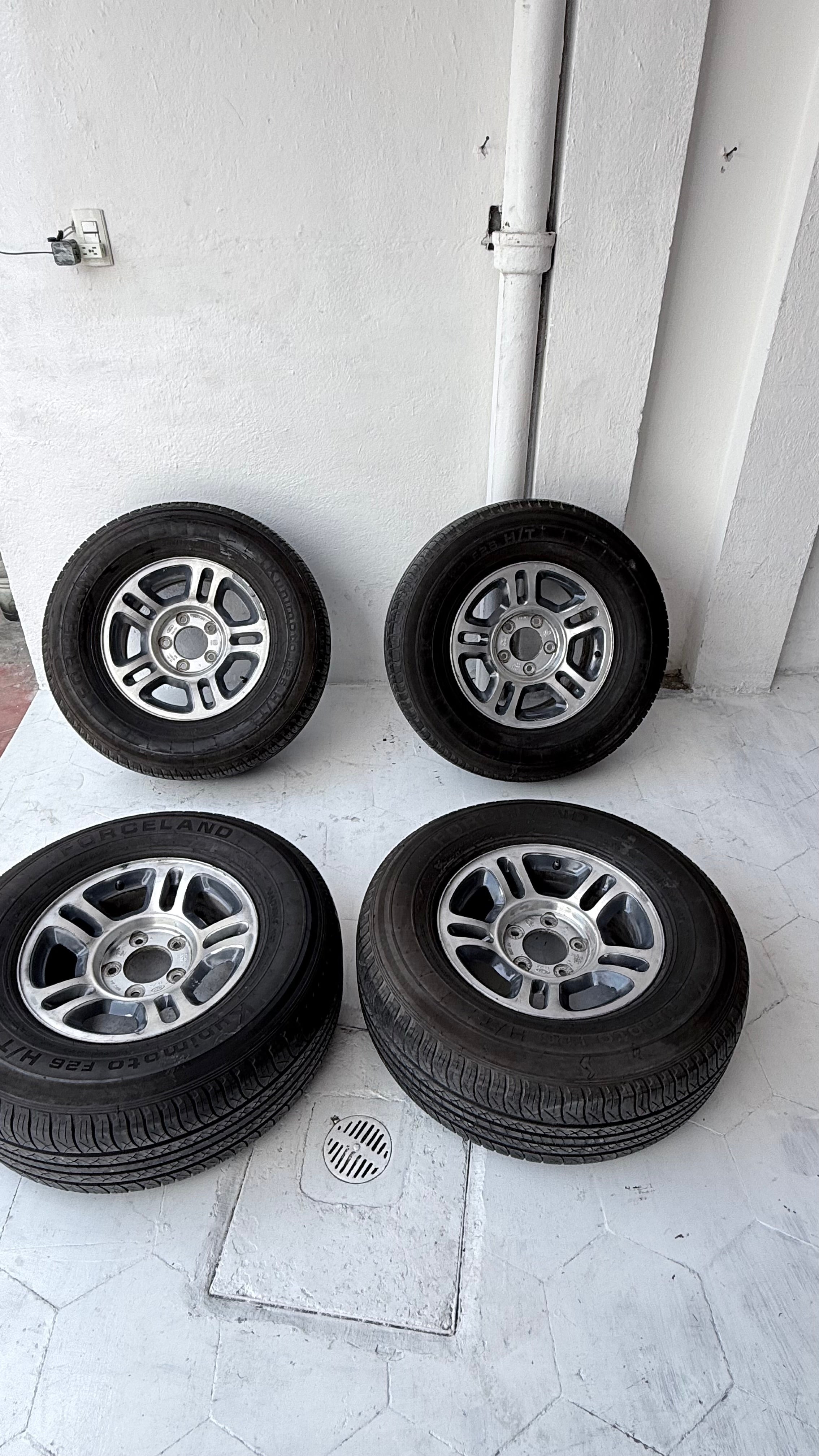4 Rines con llantas 16” Ford F-150 – 5×135