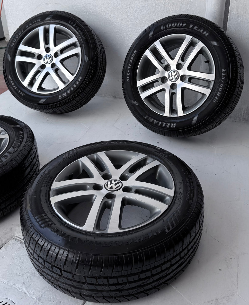 4 Rines con llantas 16” Volkswagen Golf, Jetta MK6 y Jetta MK7 – 5×112