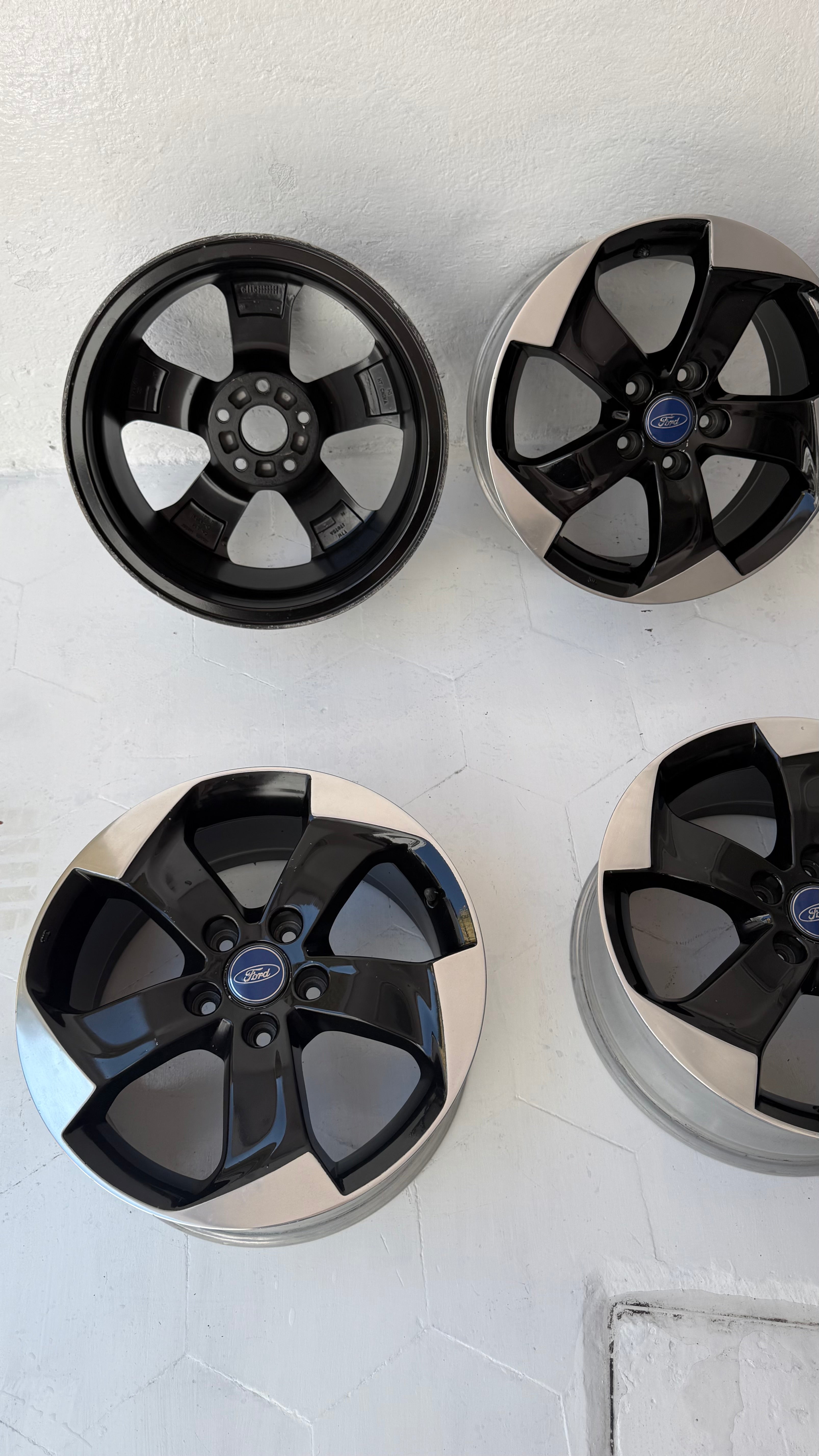 4 Rines 17” Ford Mustang, Ranger y Explorer Originales Seminuevos 5x114