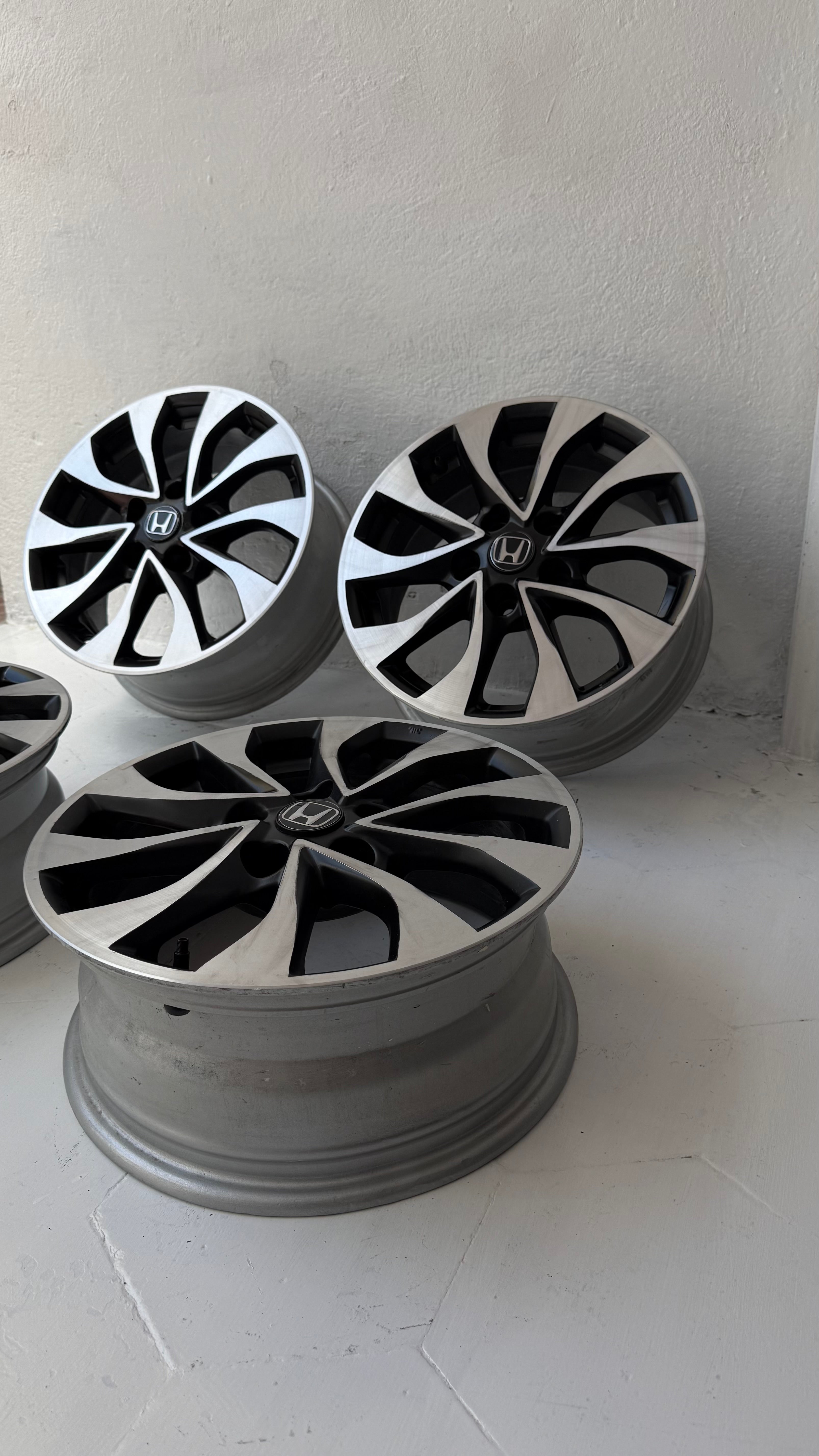 4 Rines 16” Honda CR-V, HR-V, Accord, Civic y Element Originales Seminuevos 5x114