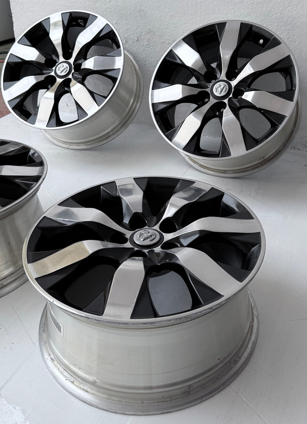 4 Rines 17” Jeep Liberty, Compass y Patriot – 5×114