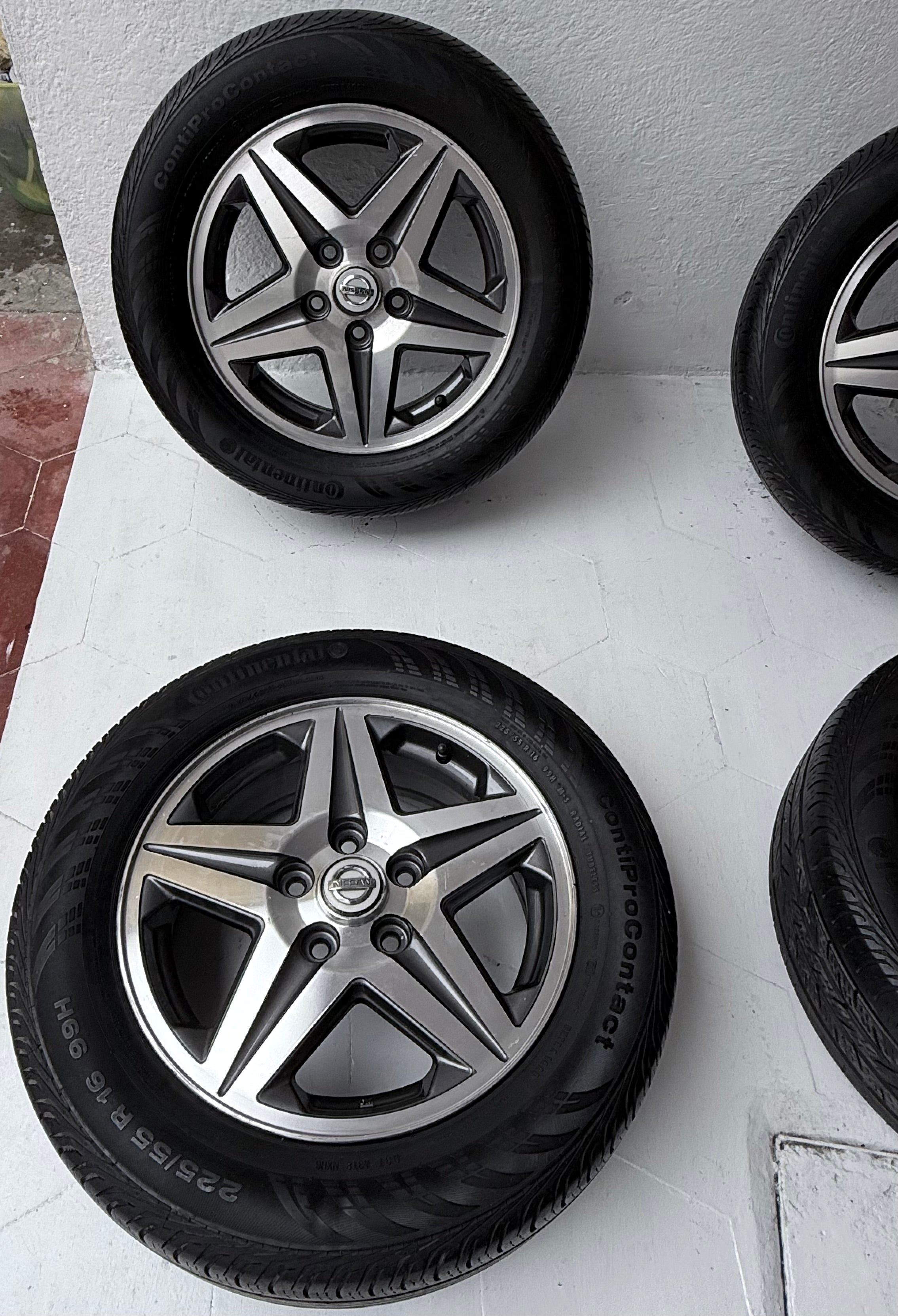 4 Rines con llantas 16” Nissan Sentra, X-Trail, Altima y Rogue – 5×114