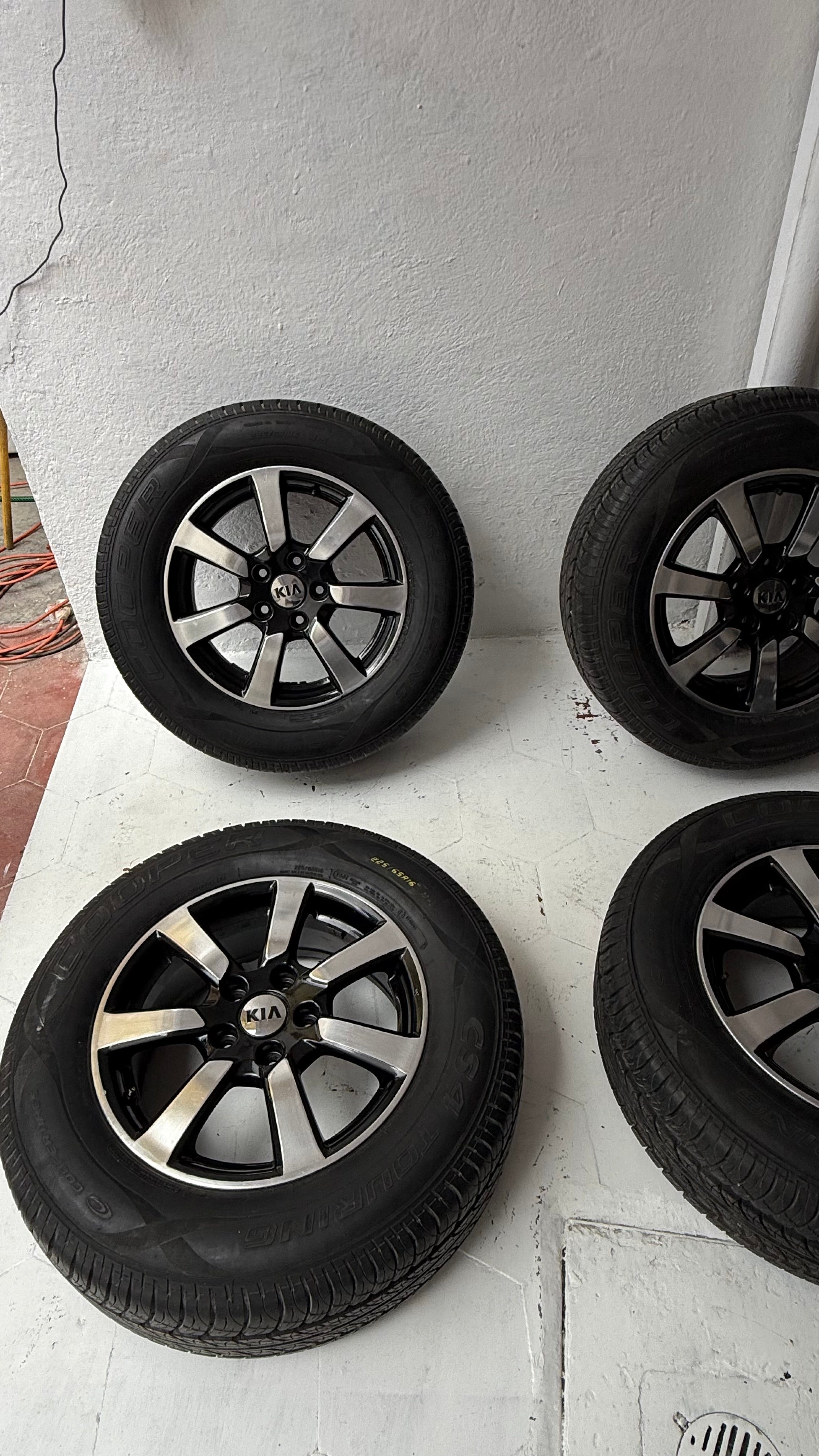 4 Rines con Llantas 16” Kia Forte, Optima y Sportage; Hyundai Tucson – 5×114