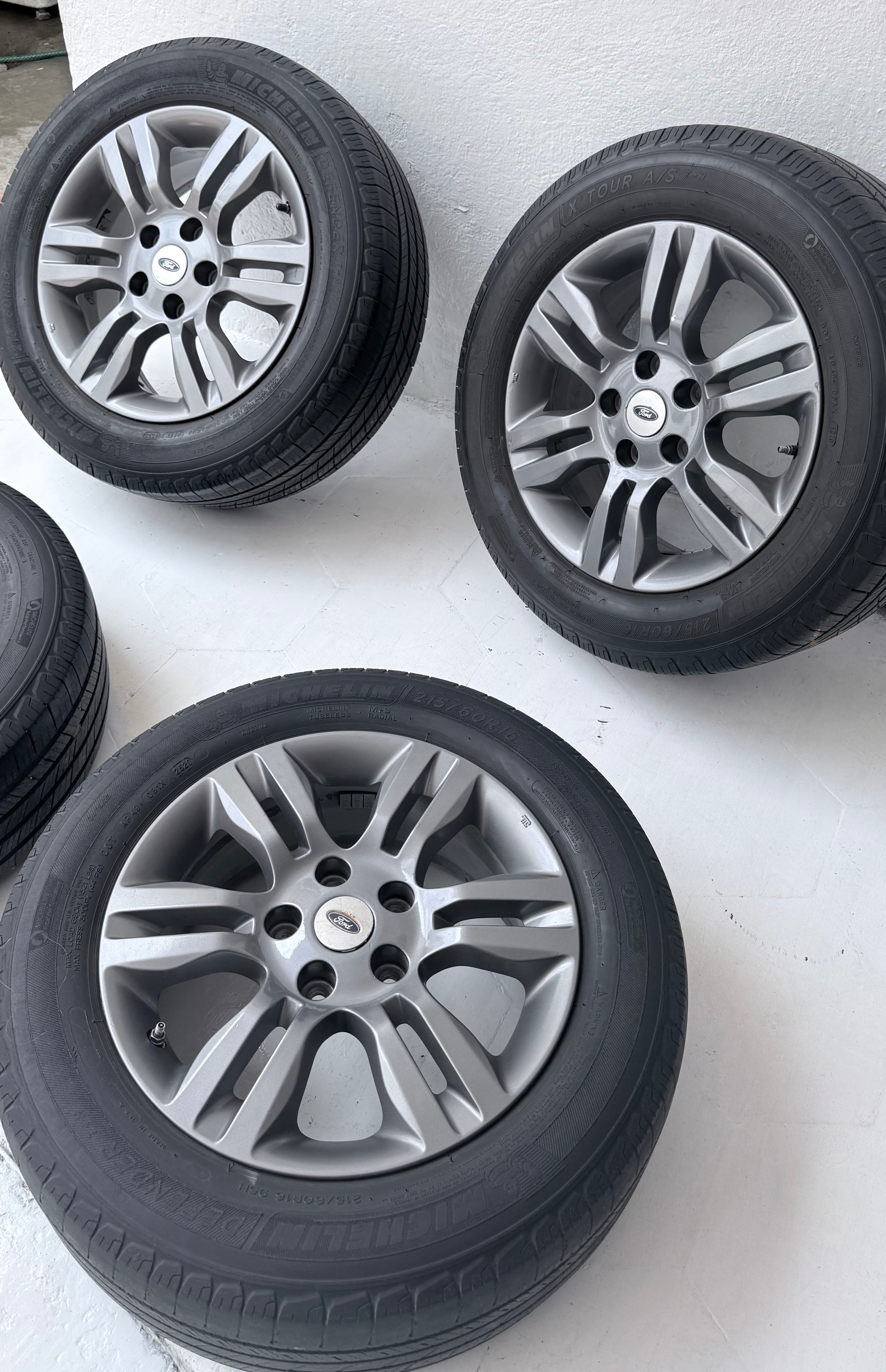 4 Rines con llantas 16” Ford Mustang, Ranger y Explorer – 5×114