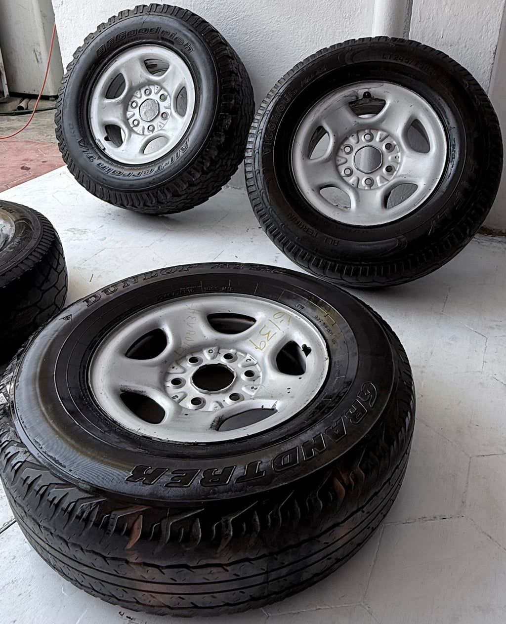 4 Rines 16” Chevrolet Silverado, Cheyenne, Suburban y Express Van – 6×139