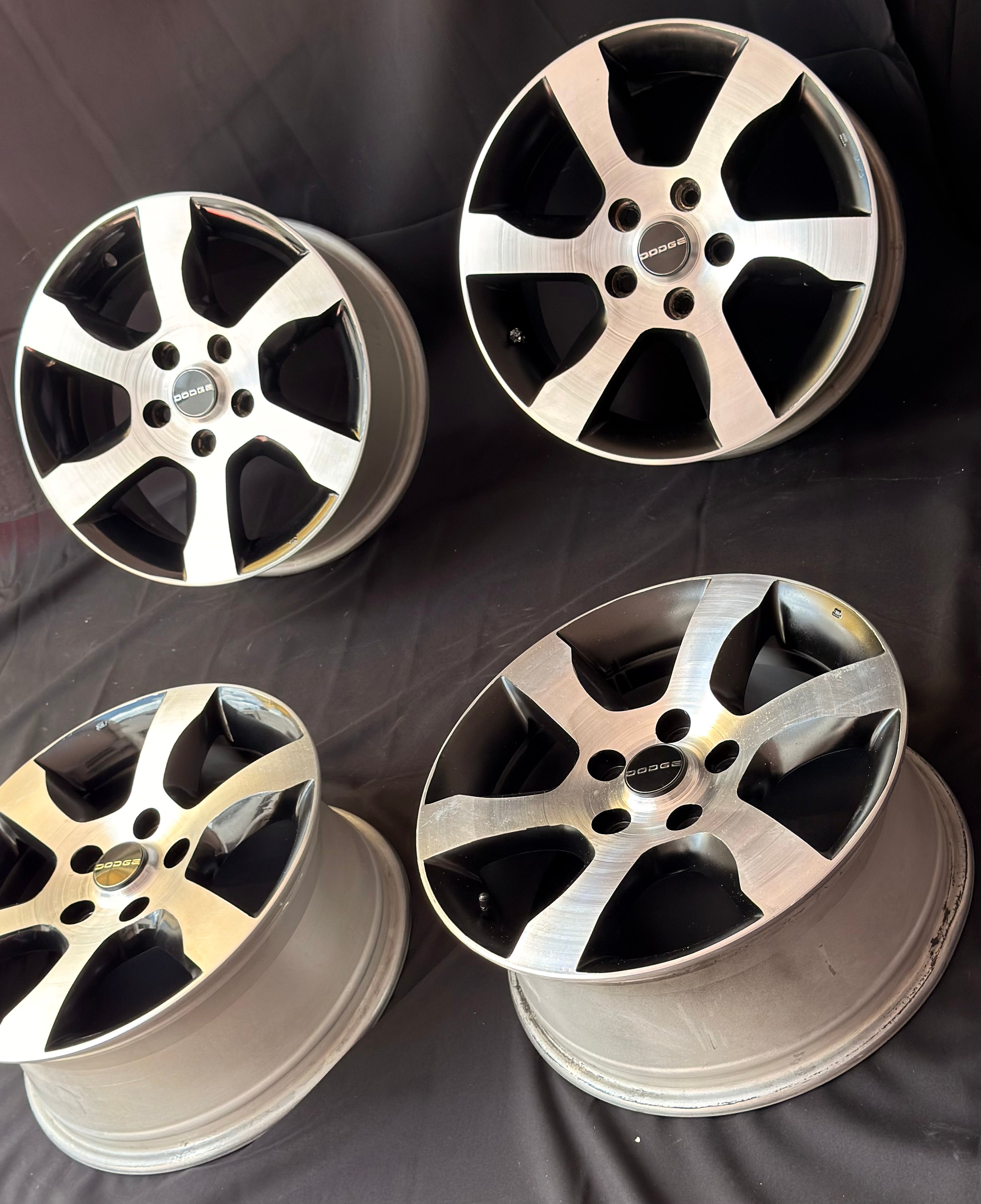 4 Rines 16” Jeep Liberty, Compass, Patriot y Nitro – 5×114