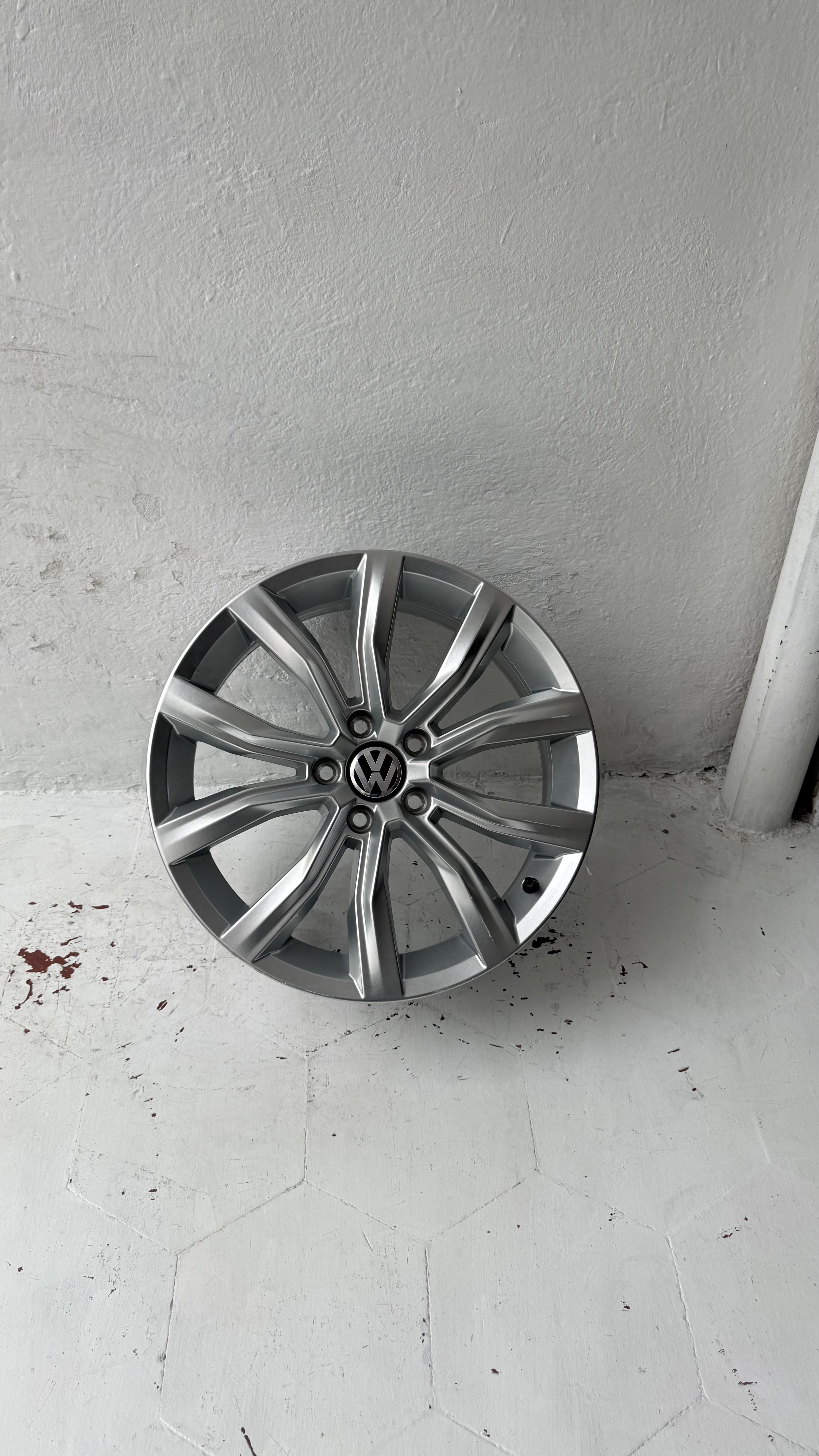 4 Rines 18” Volkswagen Tiguan R-Line – 5×112