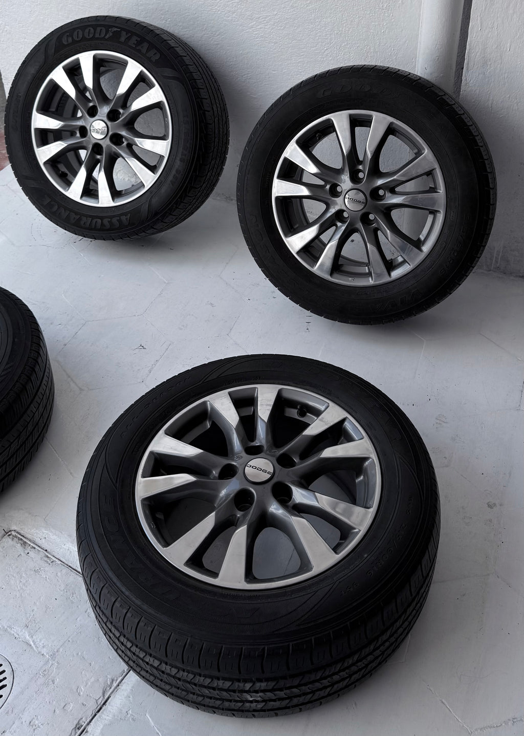 4 Rines con llantas 16” Dodge Caravan, Voyager, Avenger, Caliber y Jeep Liberty, Patriot, Compass, Nitro – 5×114