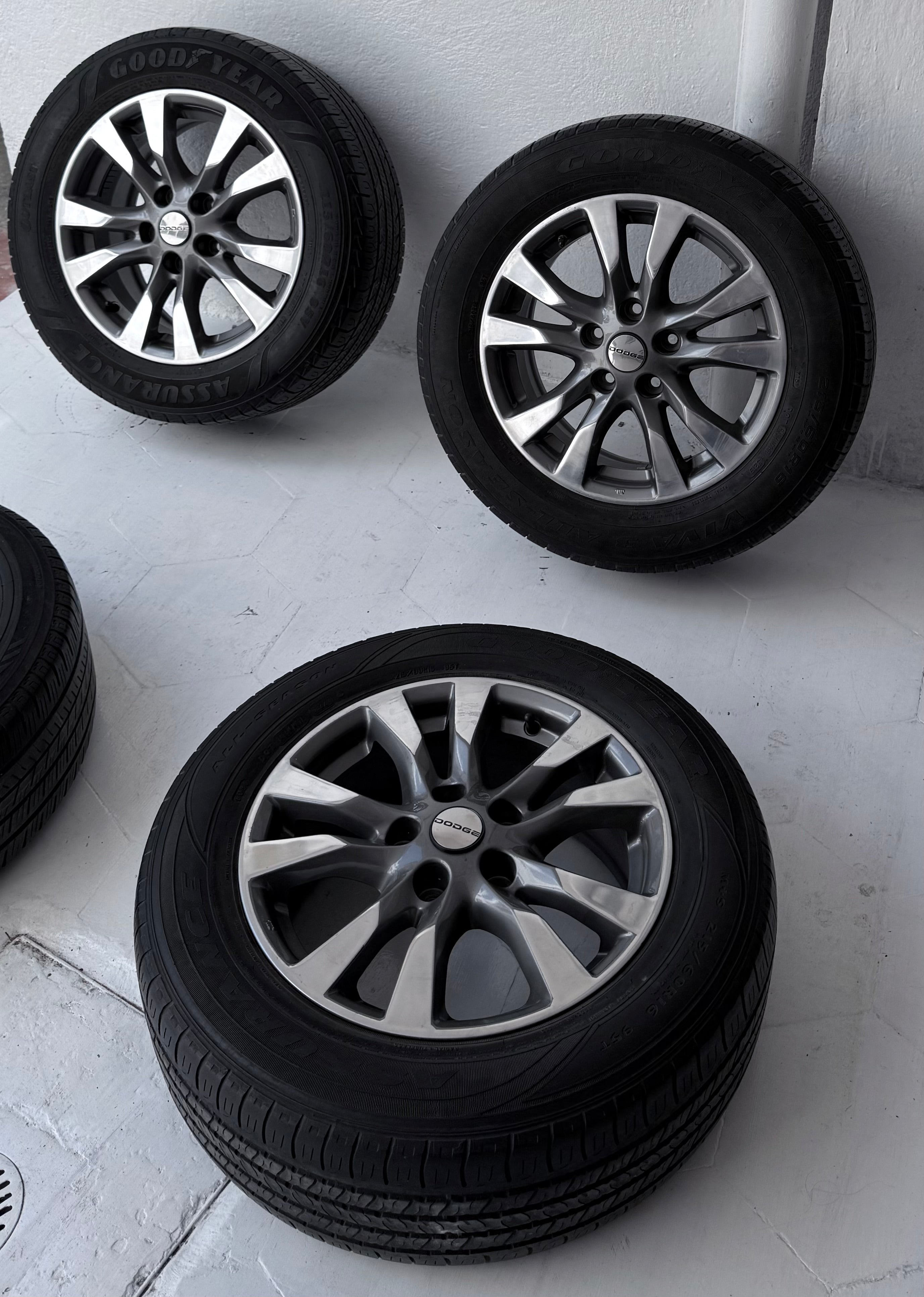 4 Rines con llantas 16” Dodge Caravan, Voyager, Avenger, Caliber y Jeep Liberty, Patriot, Compass, Nitro – 5×114