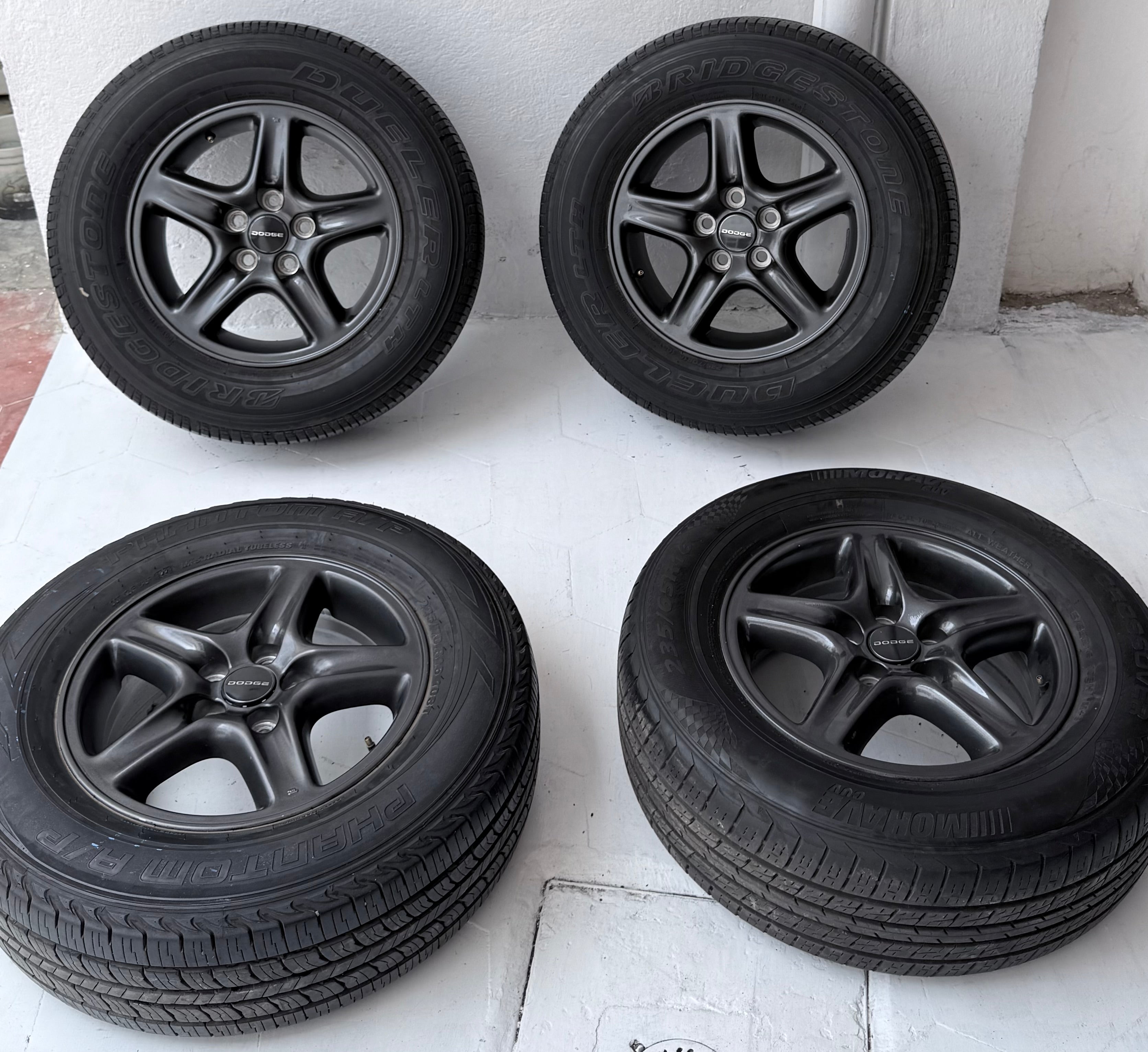 4 Rines con llantas 16” Chrysler 300, Dodge Voyager, Caravan, Avenger y Jeep Liberty, Compass, Wrangler – 5×114