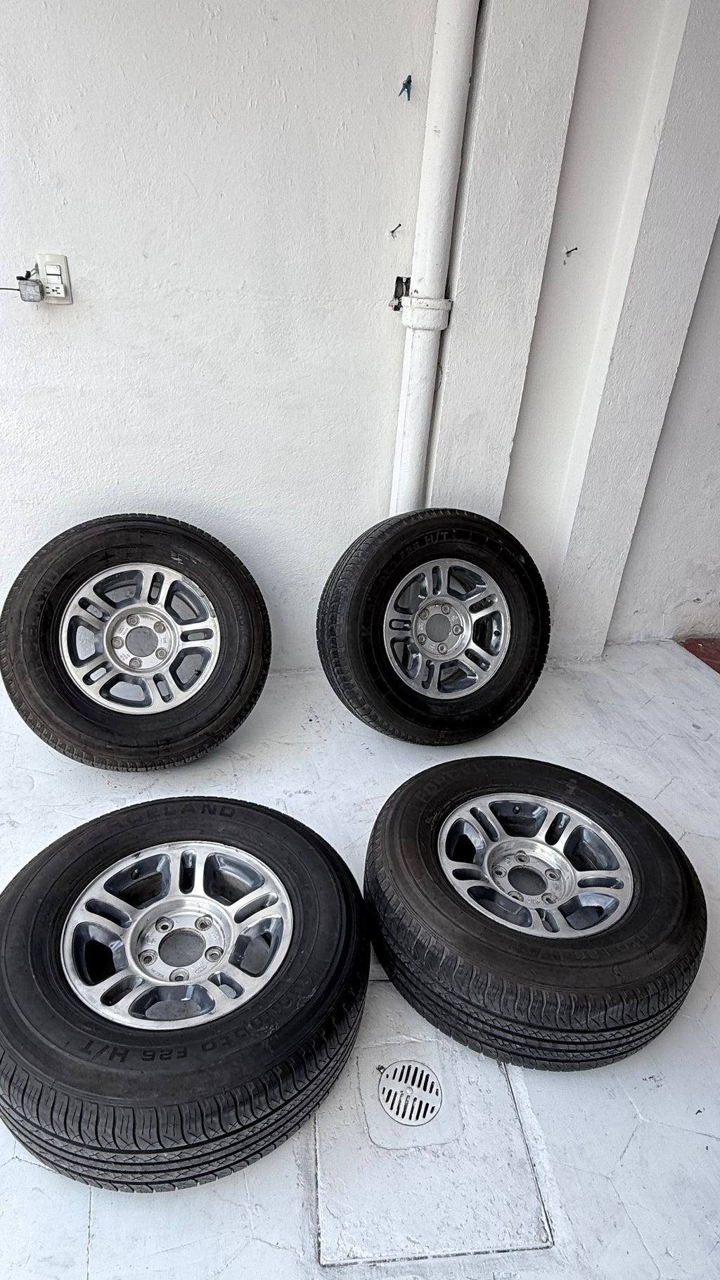 4 Rines con llantas 16” Ford F-150 – 5×135