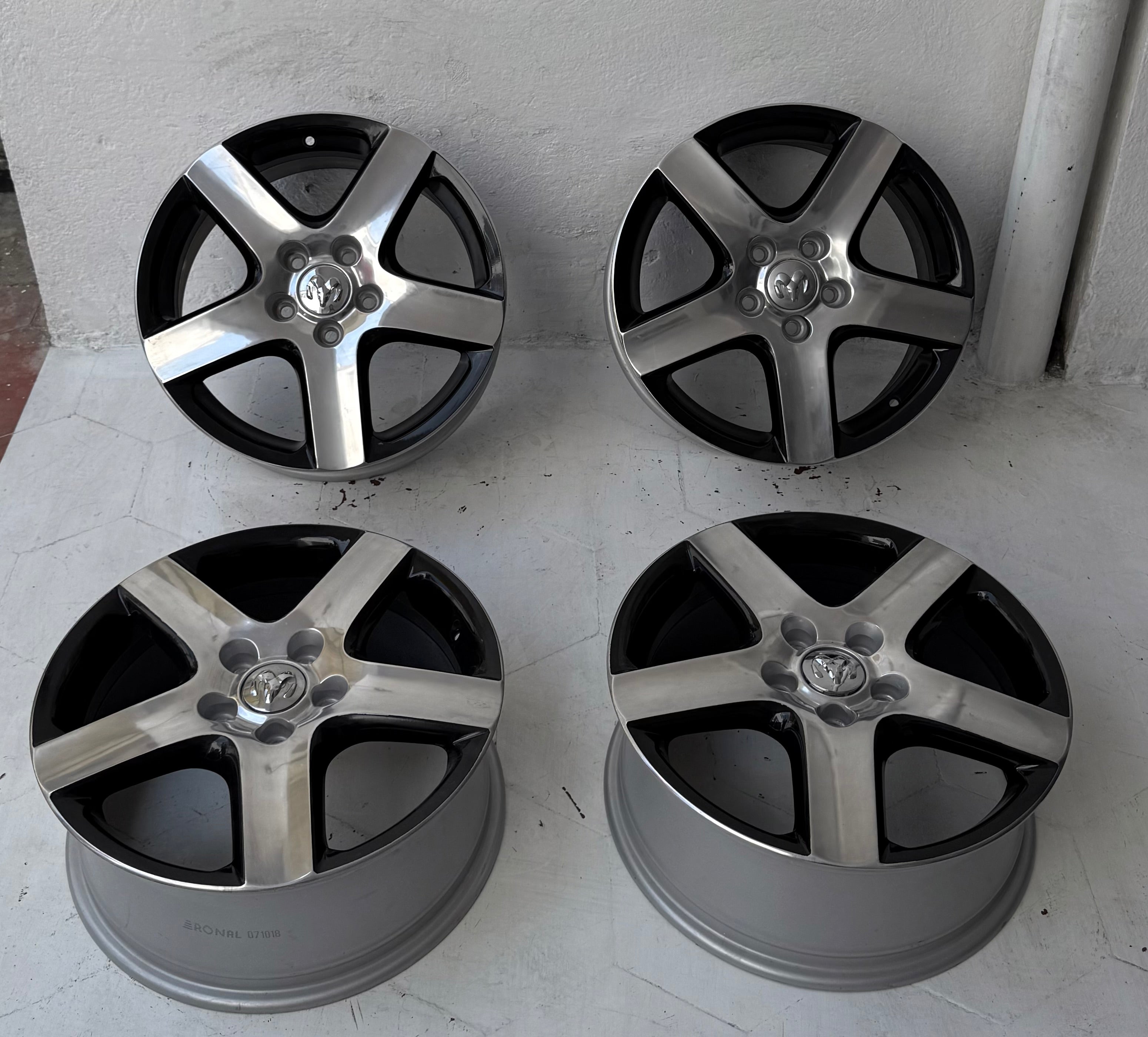 4 Rines 17” Ronal para Dodge Caravan, Voyager, 300C, Nitro y Avenger – 5×114