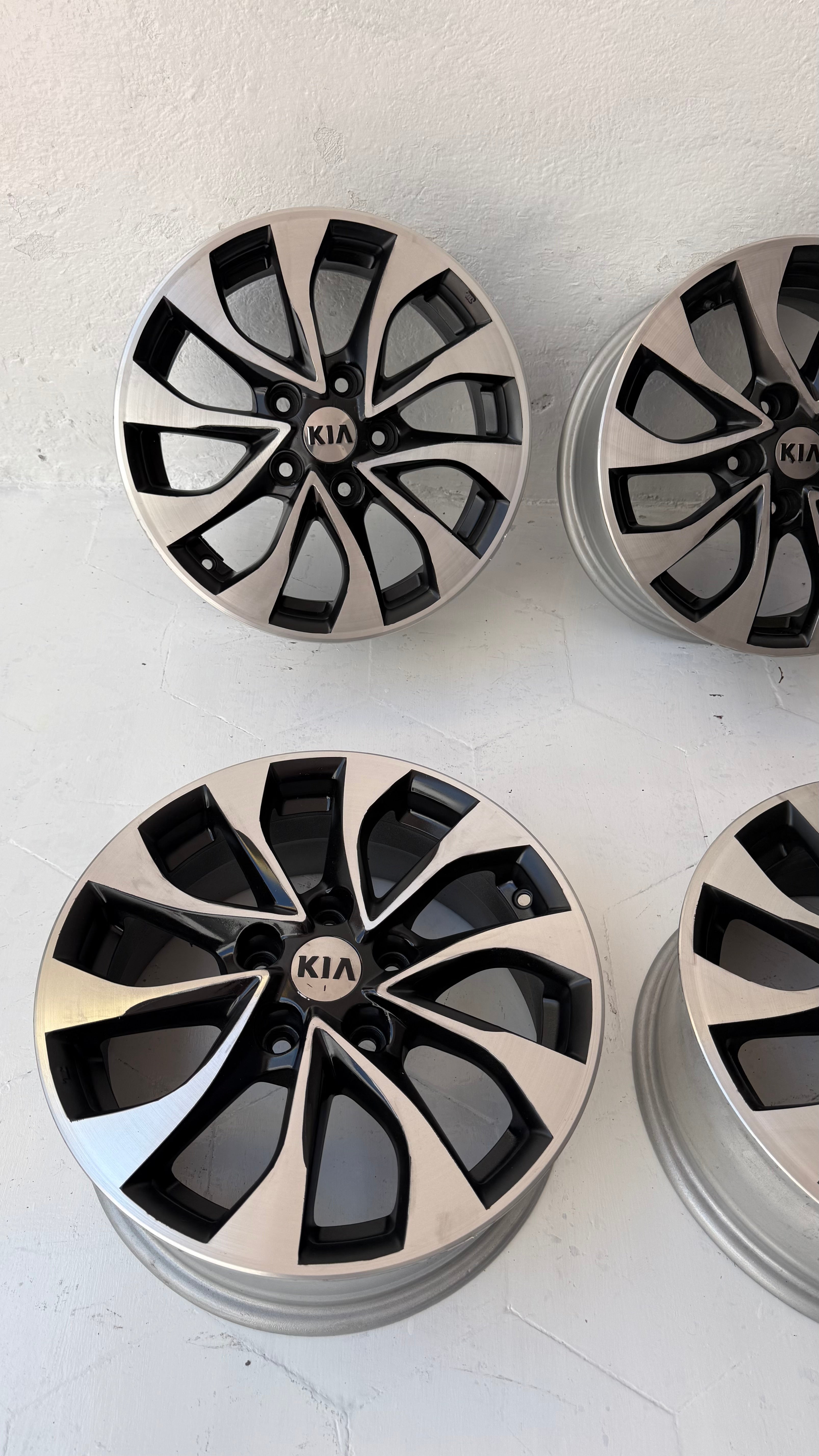 4 Rines 16” Kia Forte, Optima y Sportage Originales Seminuevos 5x114