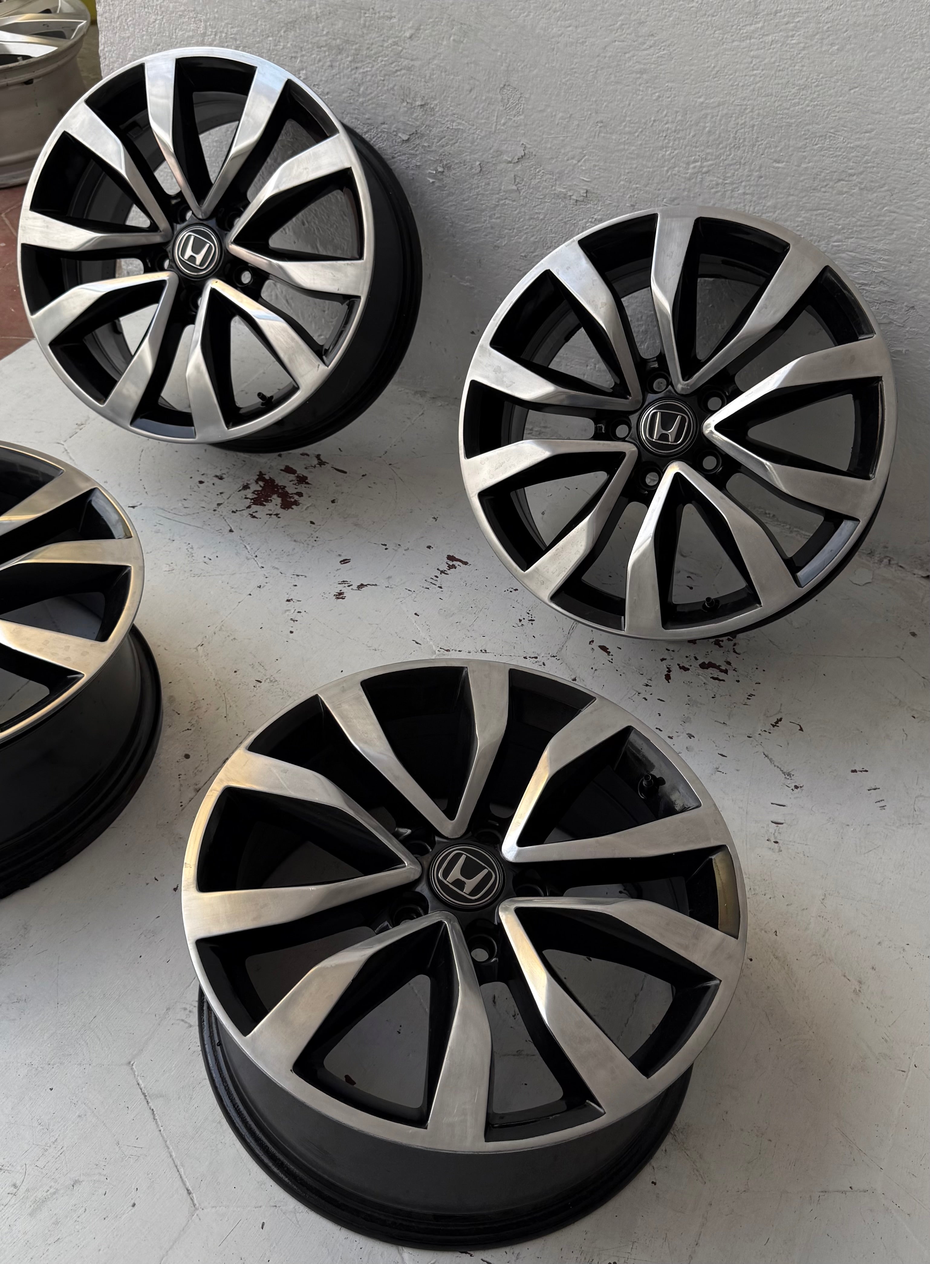 4 Rines 17” Honda – 5×114