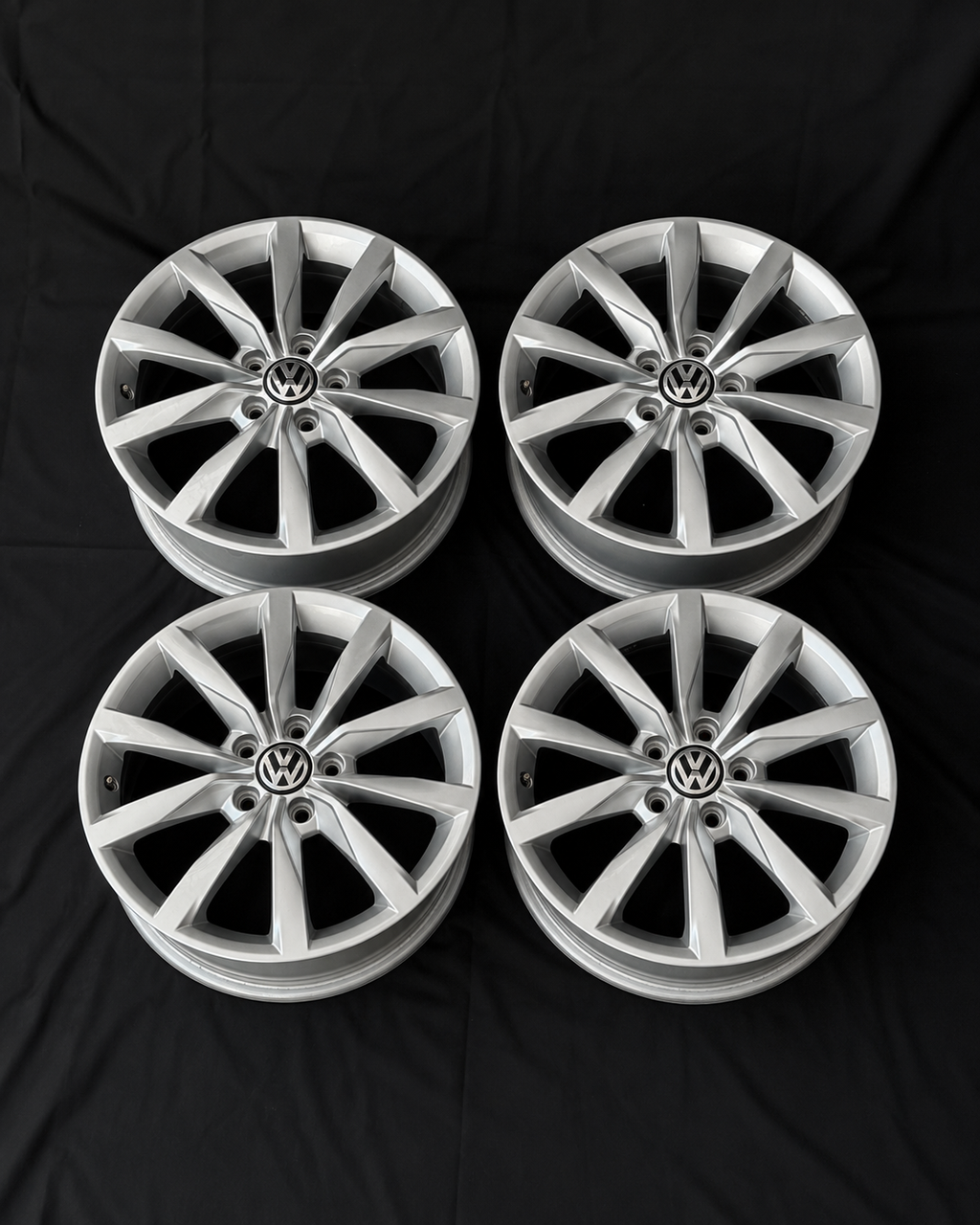 4 Rines 17” Volkswagen Golf TSI MK6 MK7 Originales Nuevos 5x112