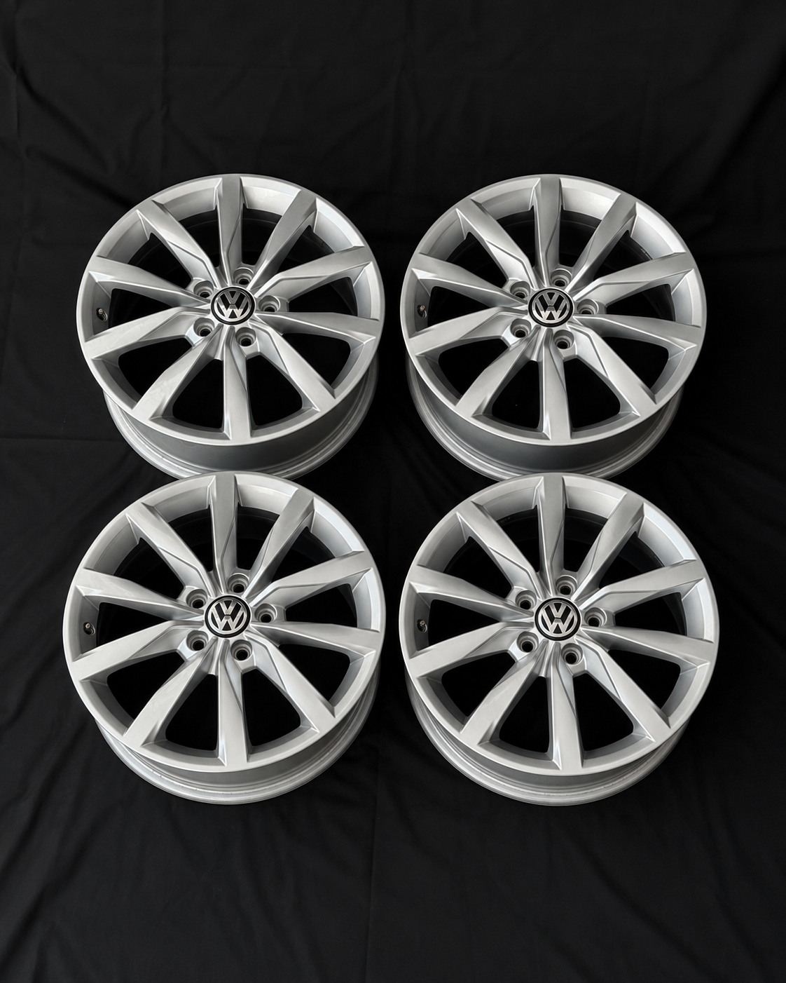 4 Rines 17” Volkswagen Golf TSI MK6 MK7 Originales Nuevos 5x112