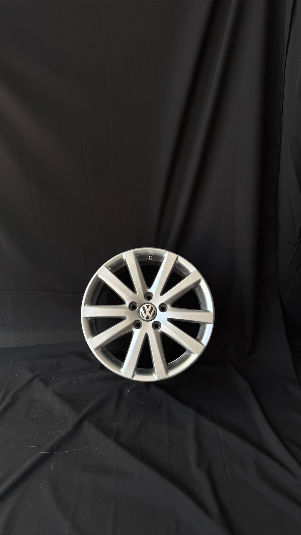 4 Rines 17” Volkswagen Jetta Golf MK7 MK6 Seminuevos 5x112