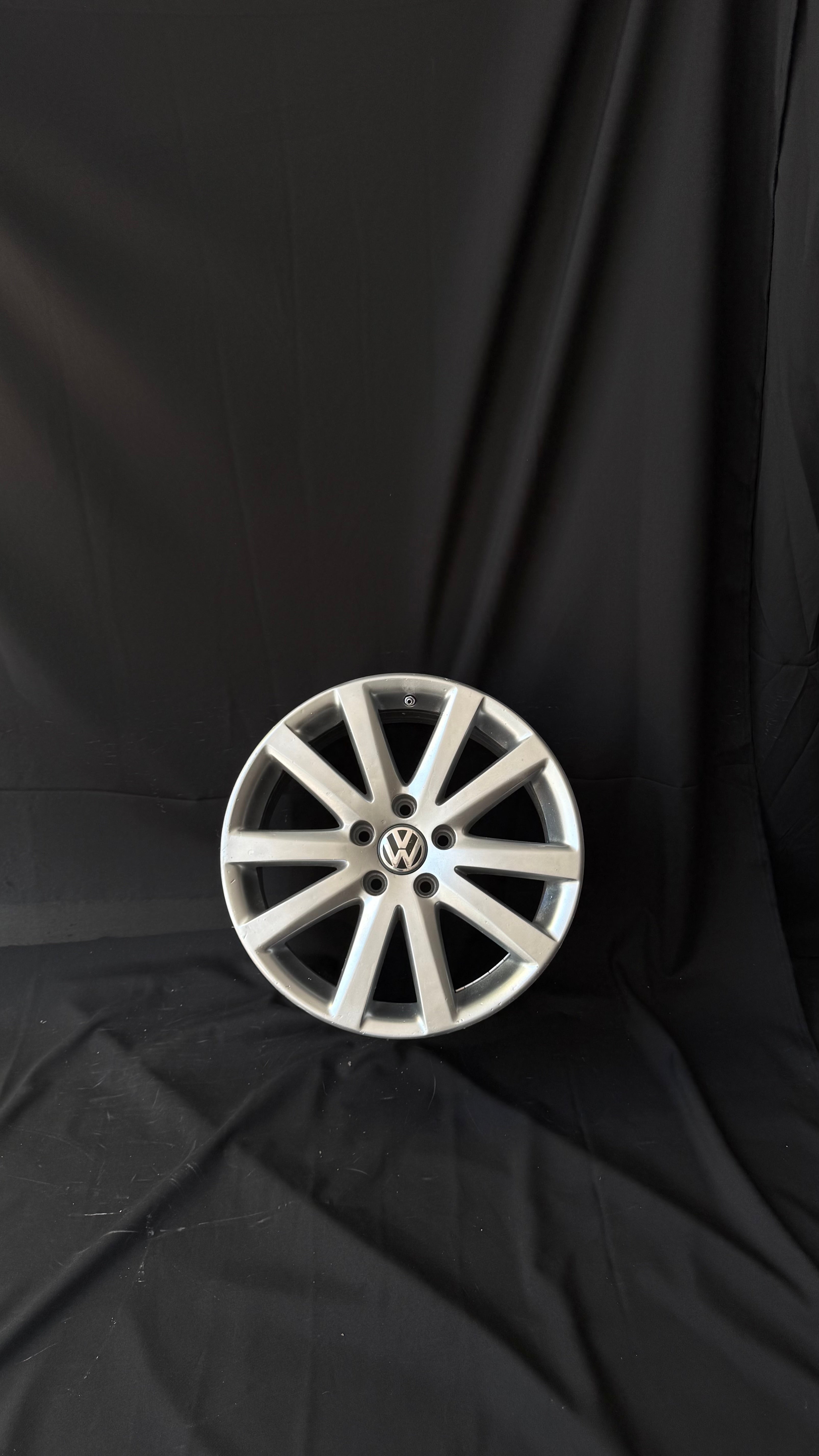 4 Rines 17” Volkswagen Jetta Golf MK7 MK6 Seminuevos 5x112