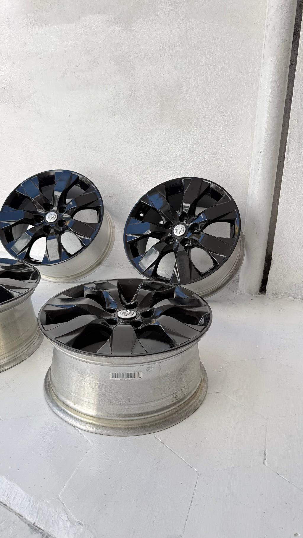 4 Rines 17” Jeep Liberty, Compass, Patriot, Nitro y Dodge Originales 5x114
