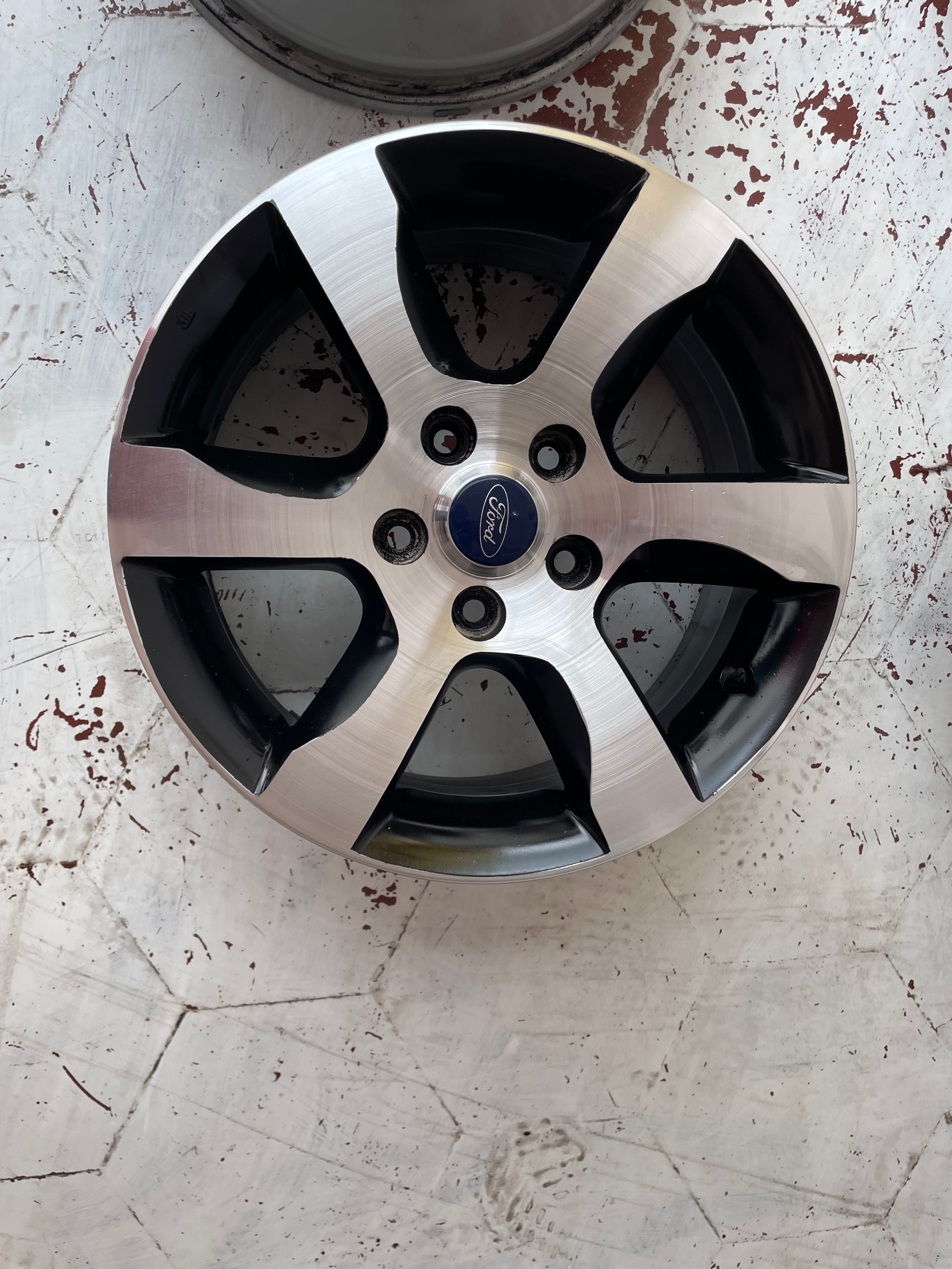 Rines de aleación para automóvil Ford Escape RANGER Mustan 16”