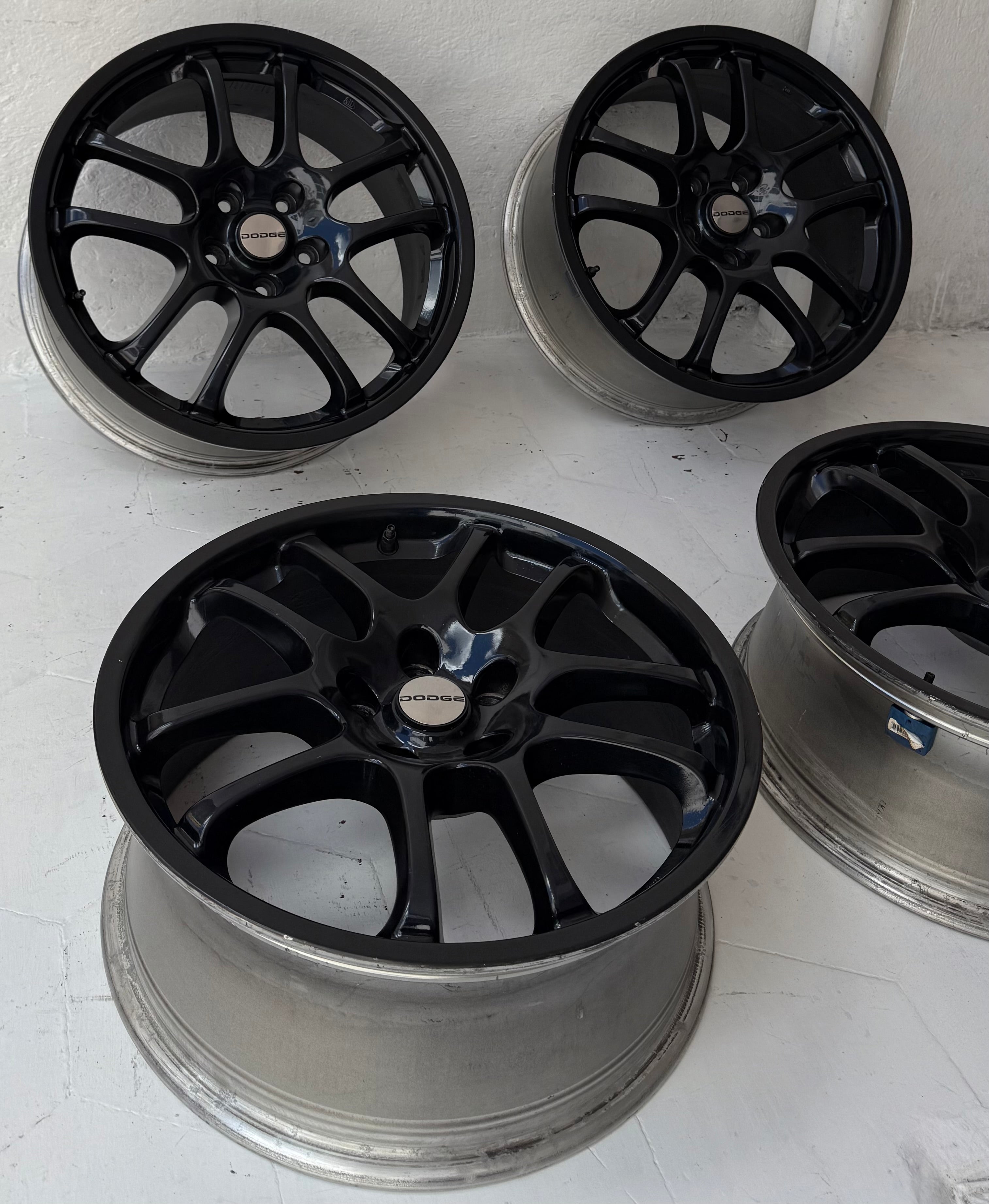 4 Rines 18” Dodge 300C, Avenger, Jeep Liberty, Compass, Nitro y Patriot – 5×114