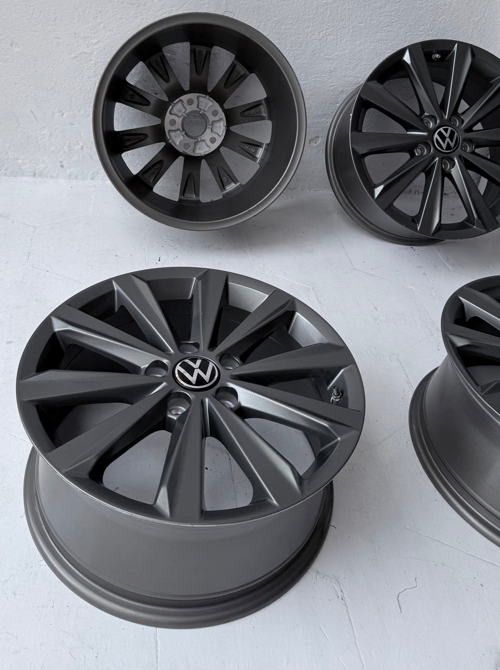 4 Rines 17” Volkswagen Taos, Tiguan, Golf, Jetta MK6, Jetta MK7, Bora, Passat y New Beetle – 5×112