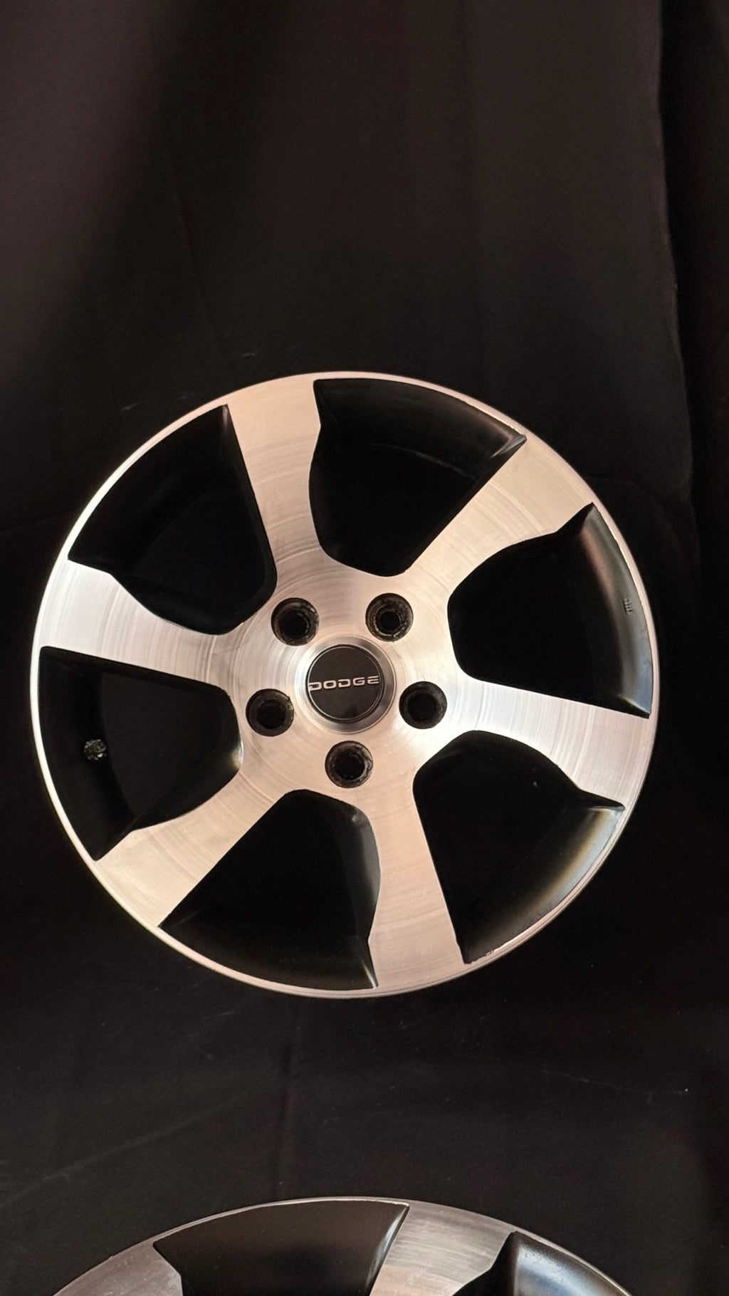 4 Rines 16” Jeep Liberty, Compass, Patriot y Nitro – 5×114