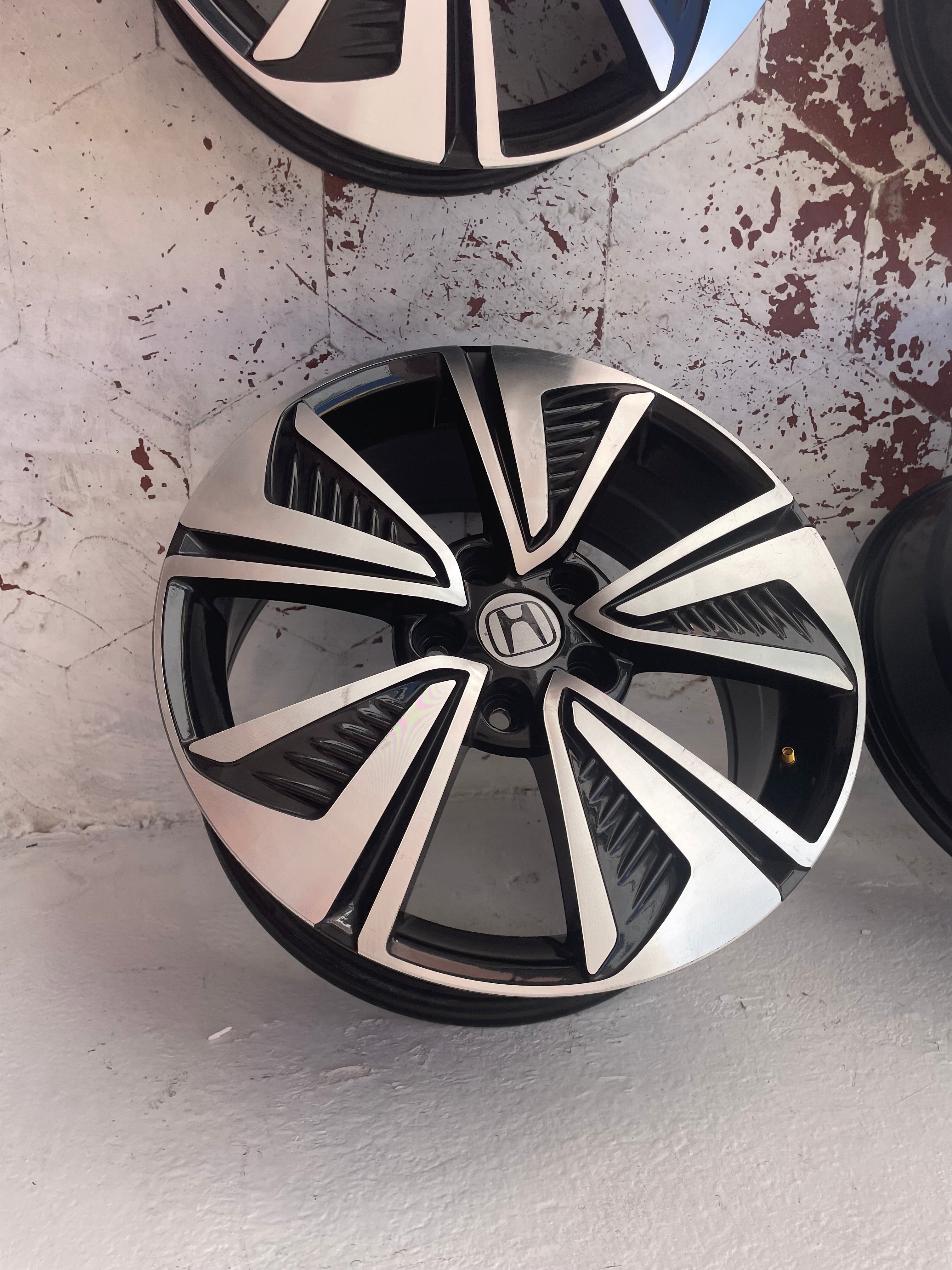 Rines Originales Honda 16" | 5x114 | Juego de 4 Piezas